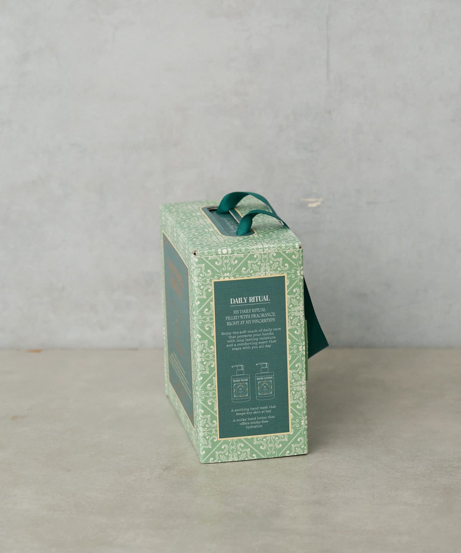 BIRTHDAY BAR(バースデイバー) 【OPTATUM】ハンドソープ＆ローション 300ml SET