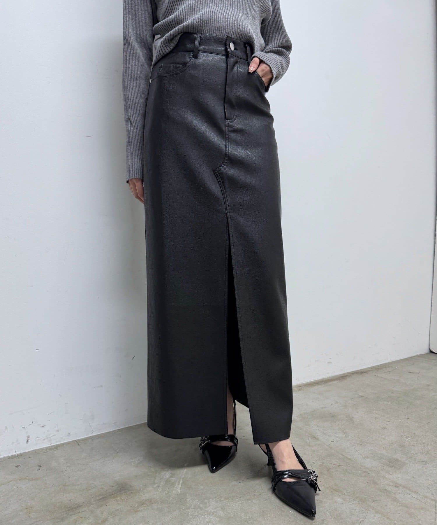 mline(エムライン) [mline]レザースリット スカート