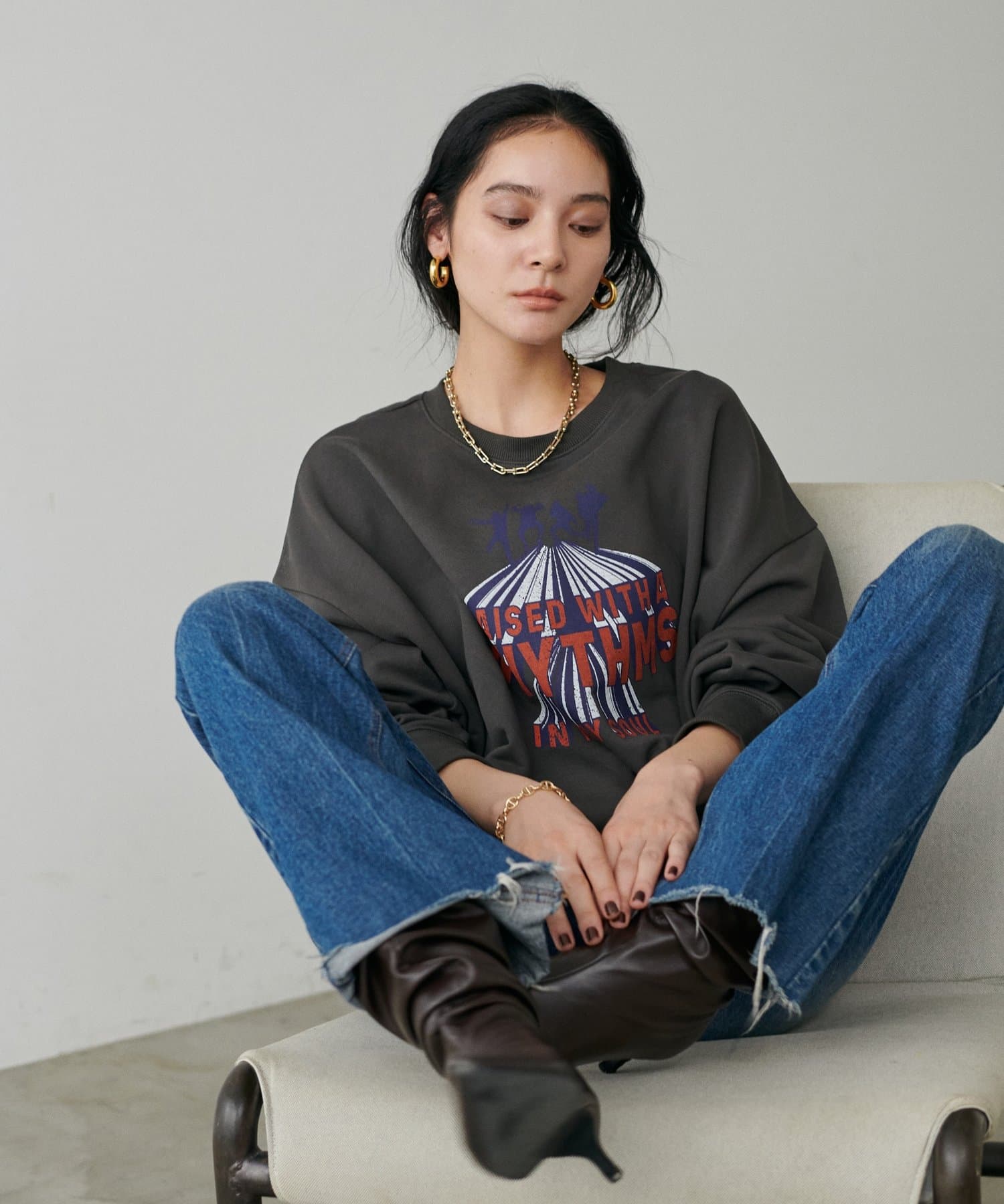 LARUTA(ラルータ) グラフィックロゴ裏毛プルオーバー
