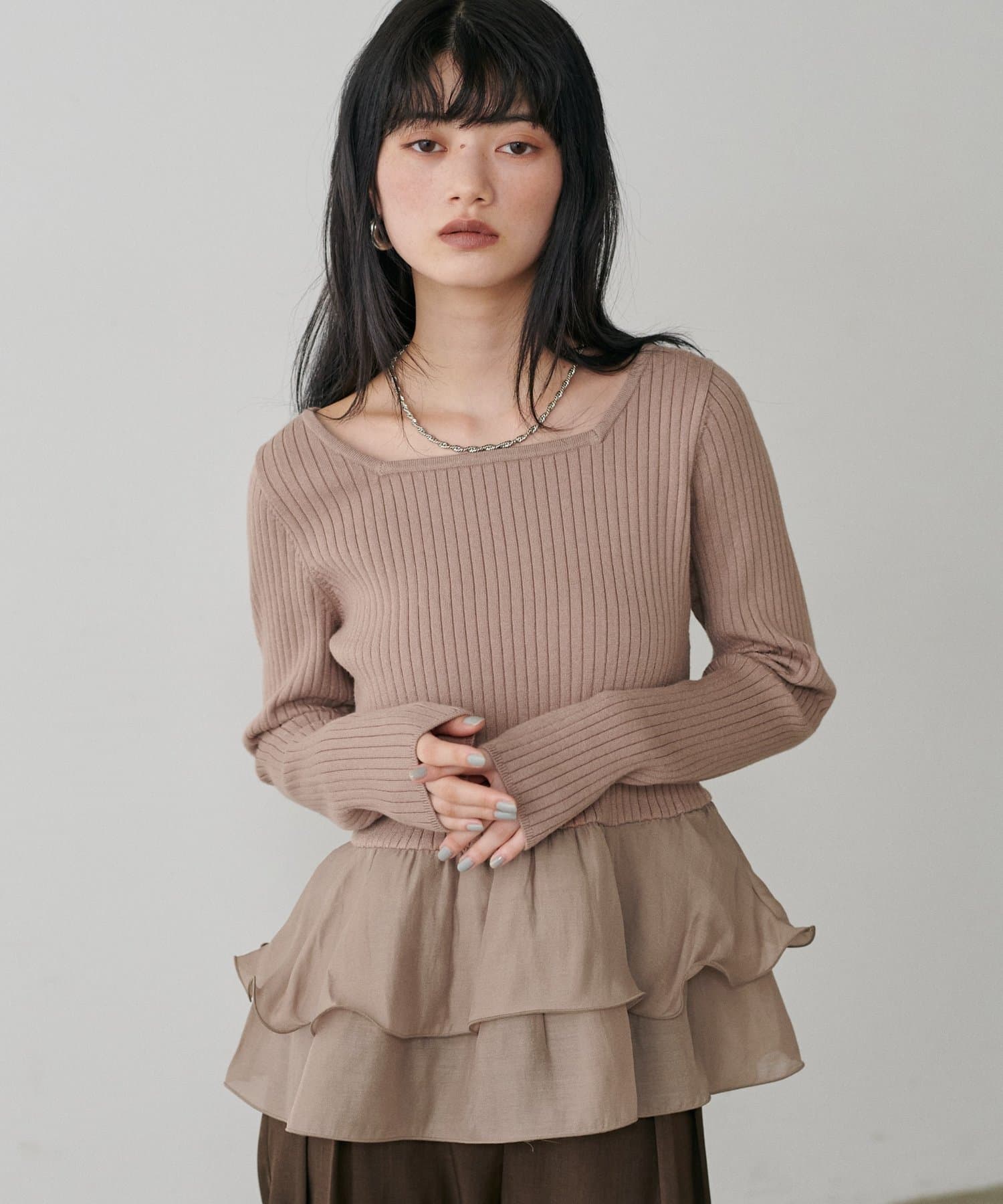 LARUTA(ラルータ) 【Yurie企画】前後2WAYペプラムフリルニット