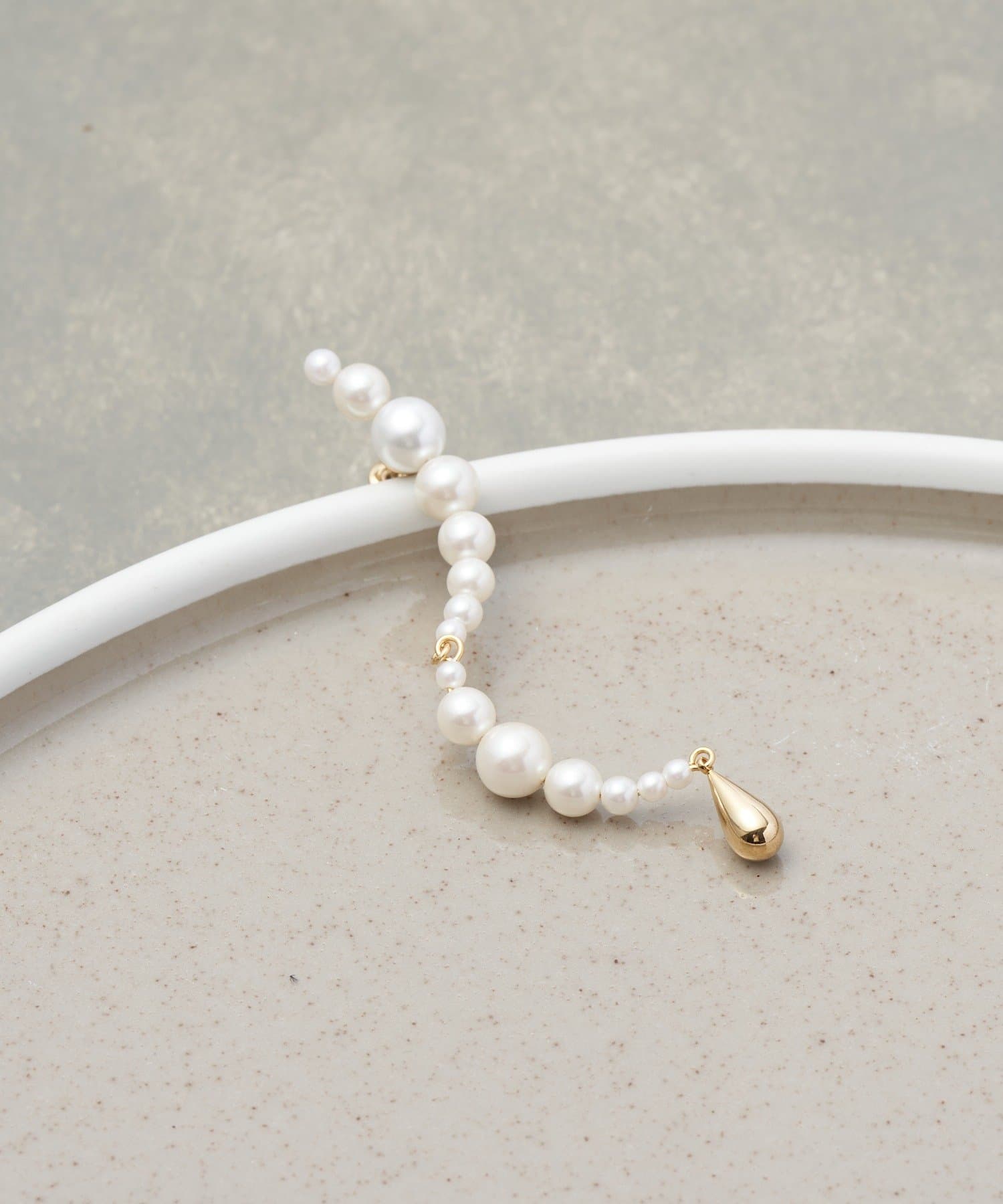 GALLARDAGALANTE(ガリャルダガランテ) ラインパールシングルピアス