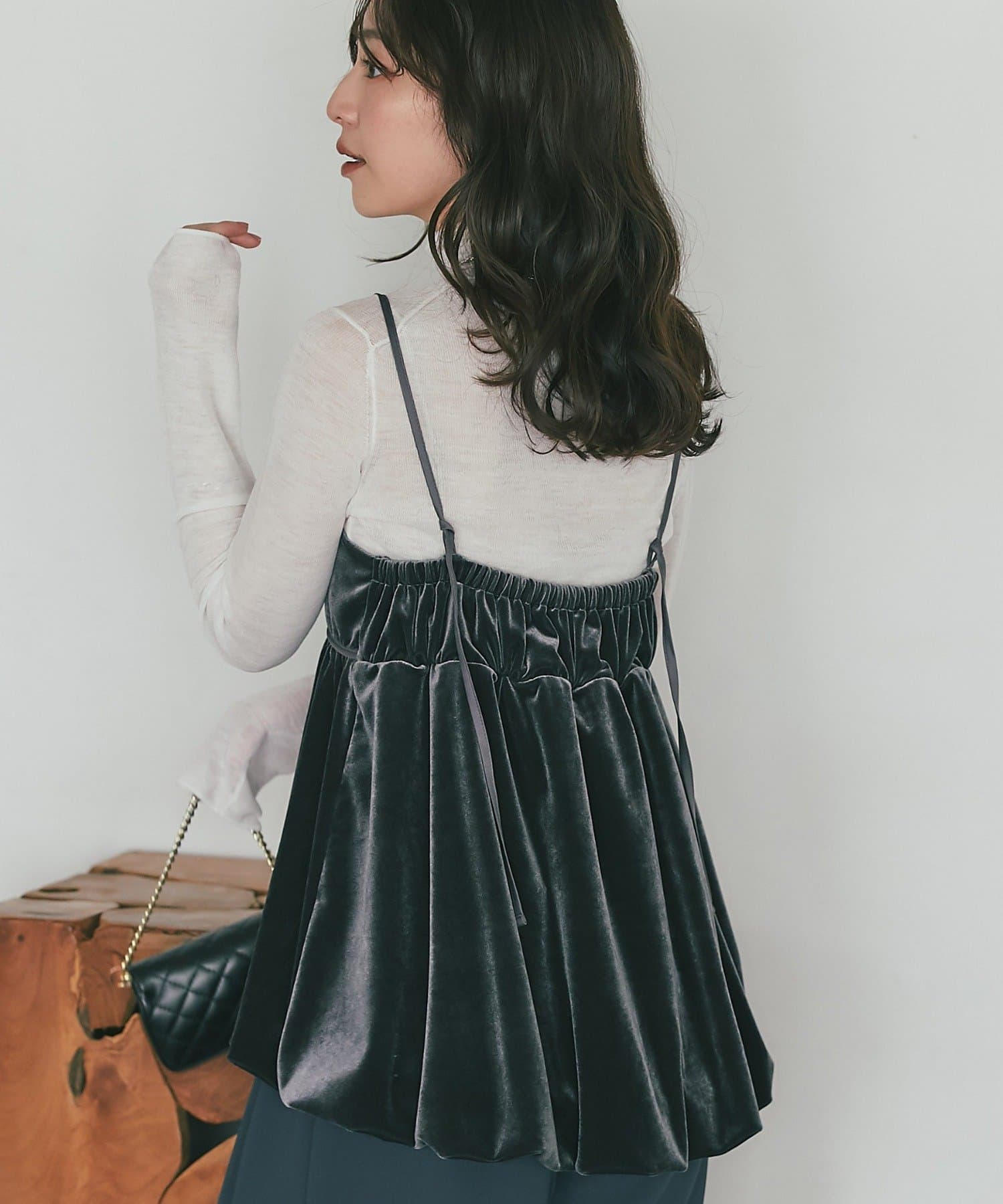 La boutique BonBon(ラブティックボンボン) 【クラスアップコーデのポイントに】ベロアキャミブラウス