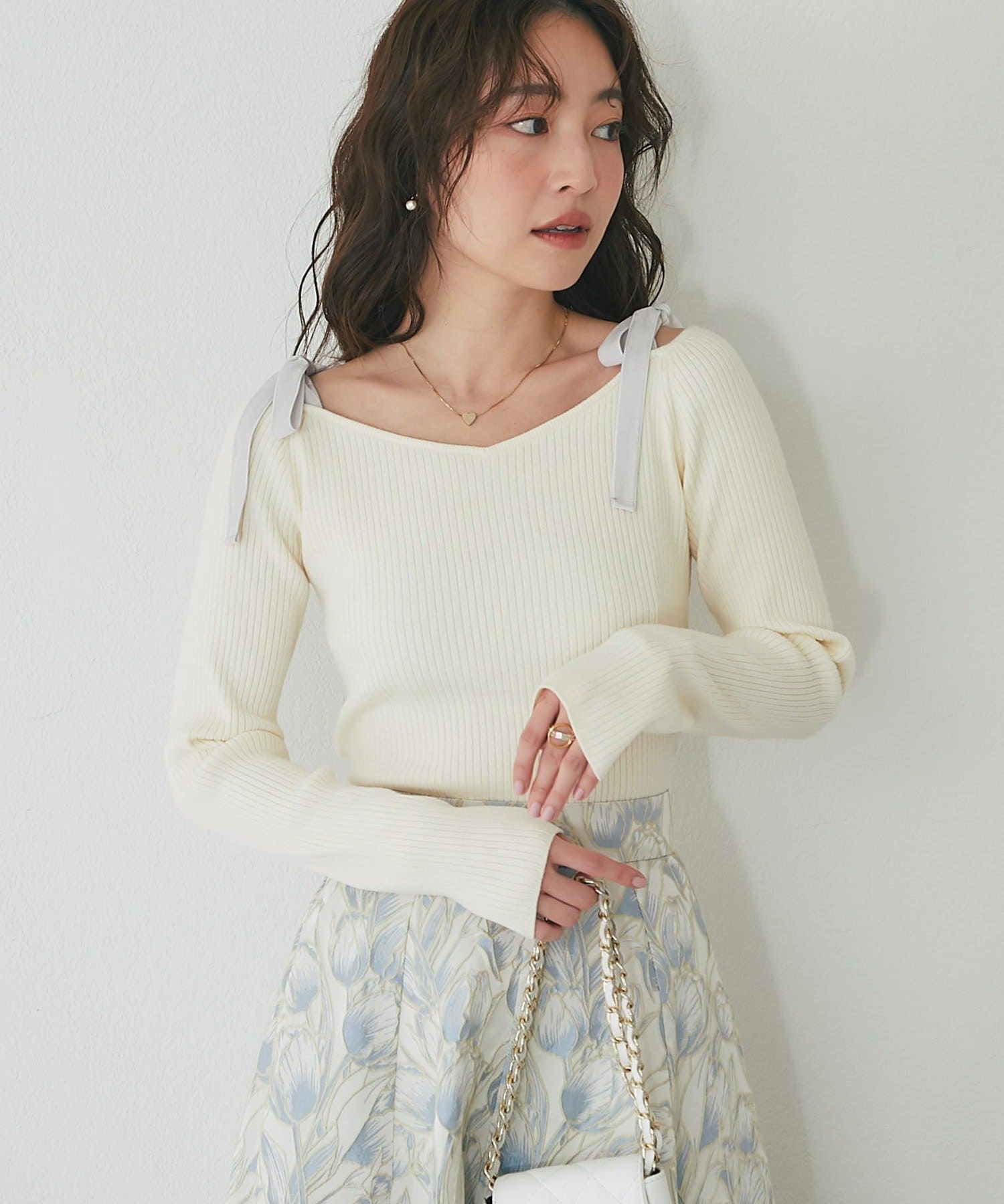 La boutique BonBon(ラブティックボンボン) アンゴラタッチリボンオフショルニット