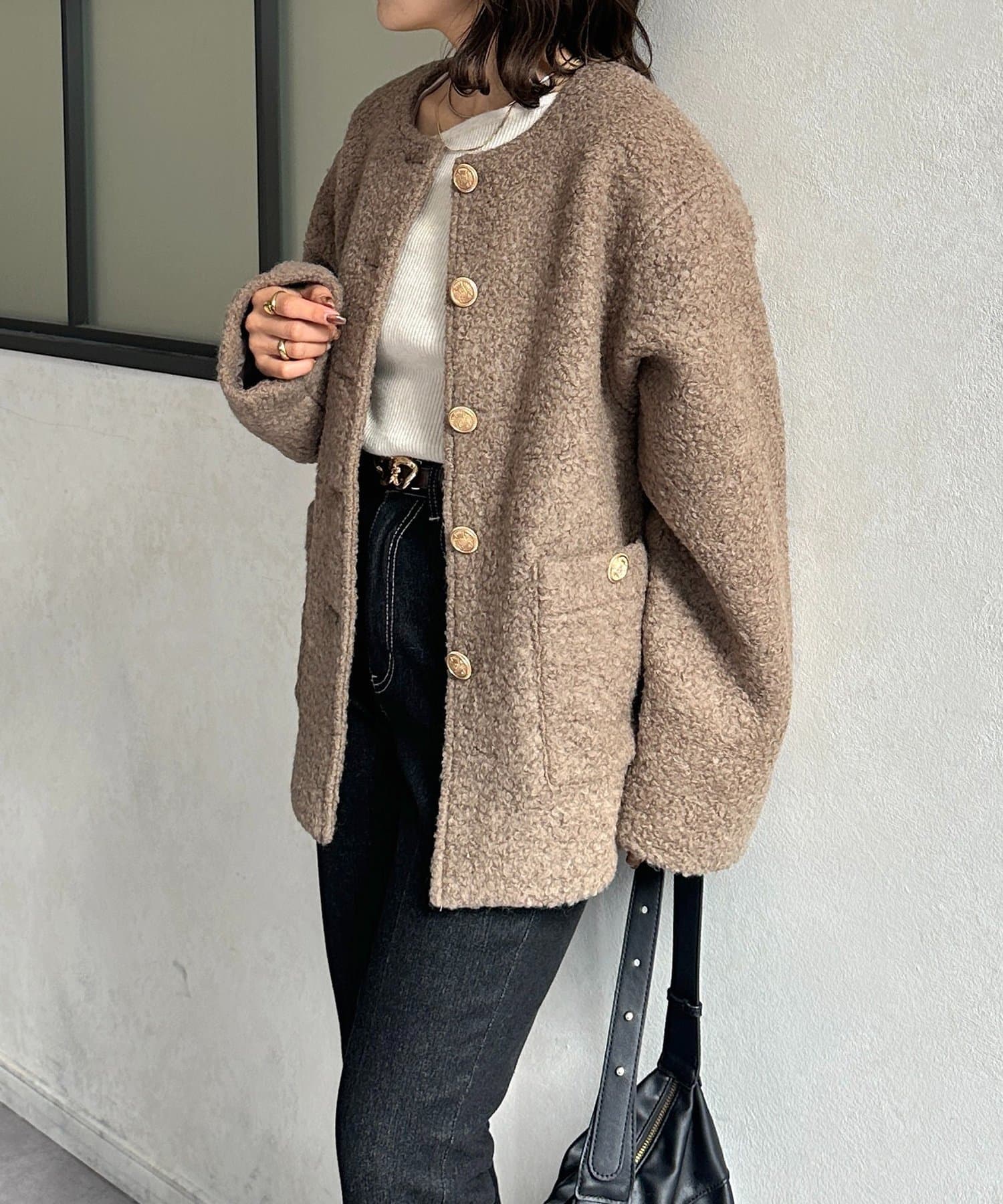 Thevon.(ゼヴォン) GOLDボタンノーカラーボアジャケット