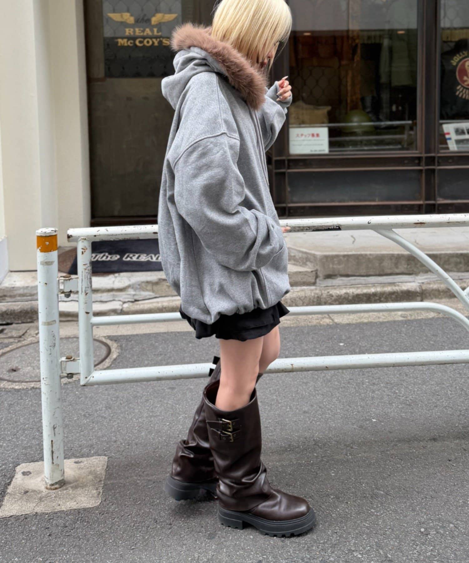 w closet(ダブルクローゼット) ファーフードZIPパーカー