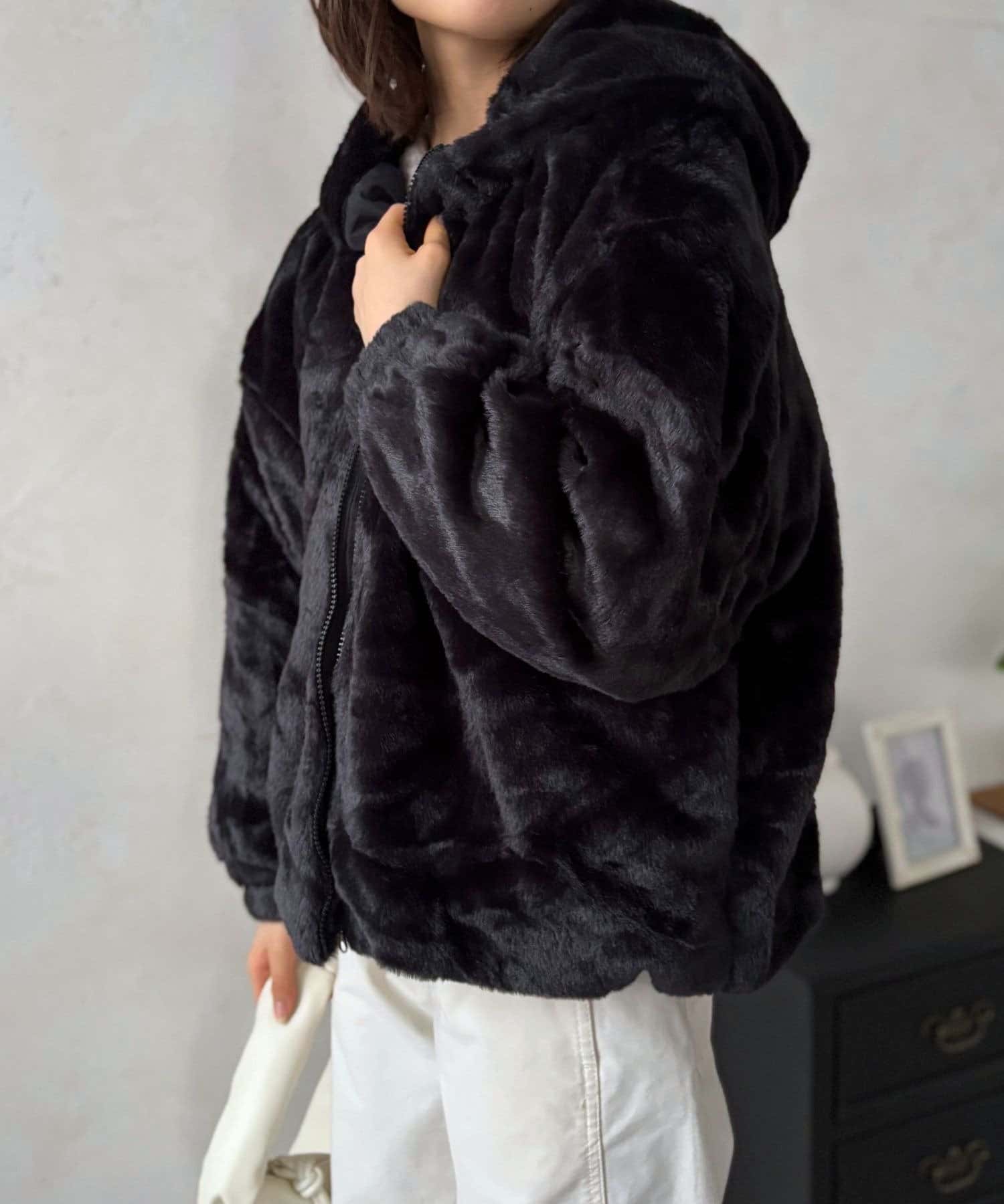 LOCUST(ローカスト) フード付きフェイクファーアウター