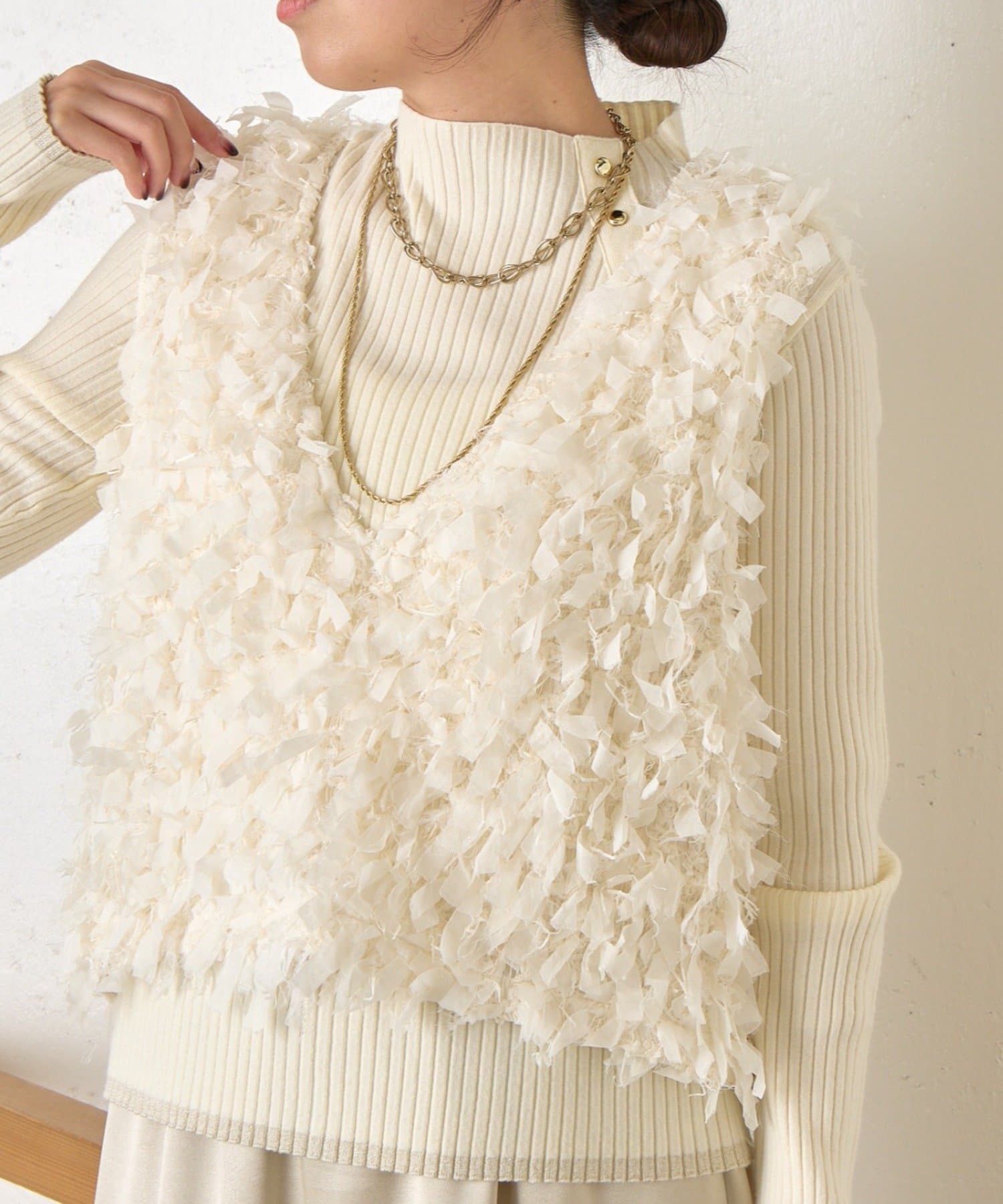 Jena　espace merveilleux(ジェナ　エスパスメルヴェイユ) 【重ねるだけで主役】リボンフリンジベスト