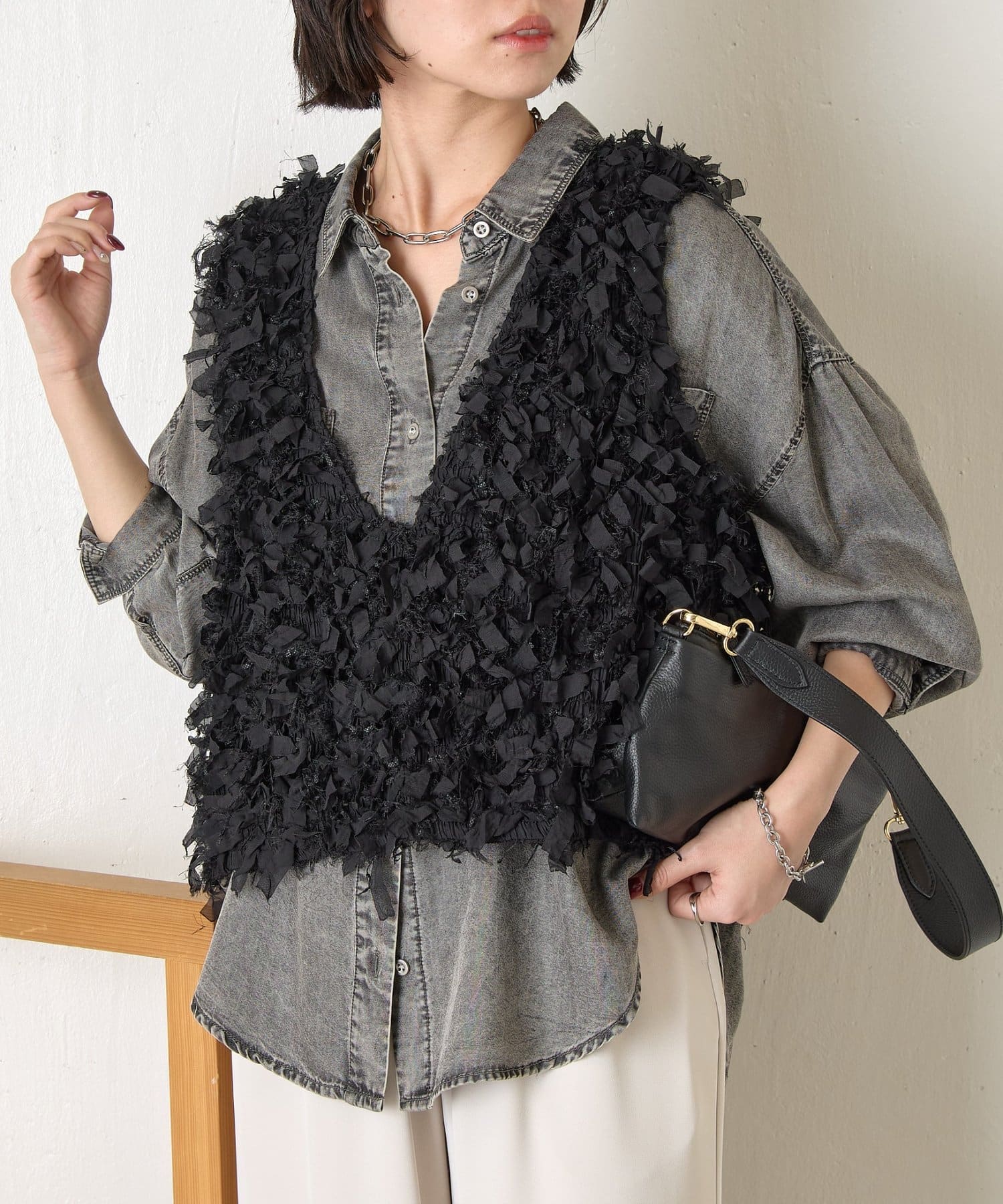 Jena　espace merveilleux(ジェナ　エスパスメルヴェイユ) 【重ねるだけで主役】リボンフリンジベスト