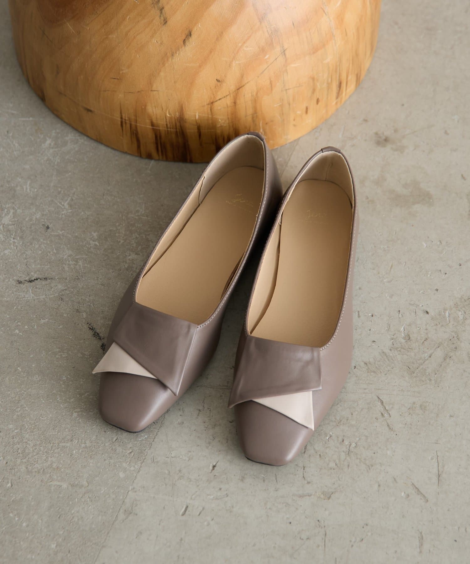 Jena　espace merveilleux(ジェナ　エスパスメルヴェイユ) フラットリボンパンプス