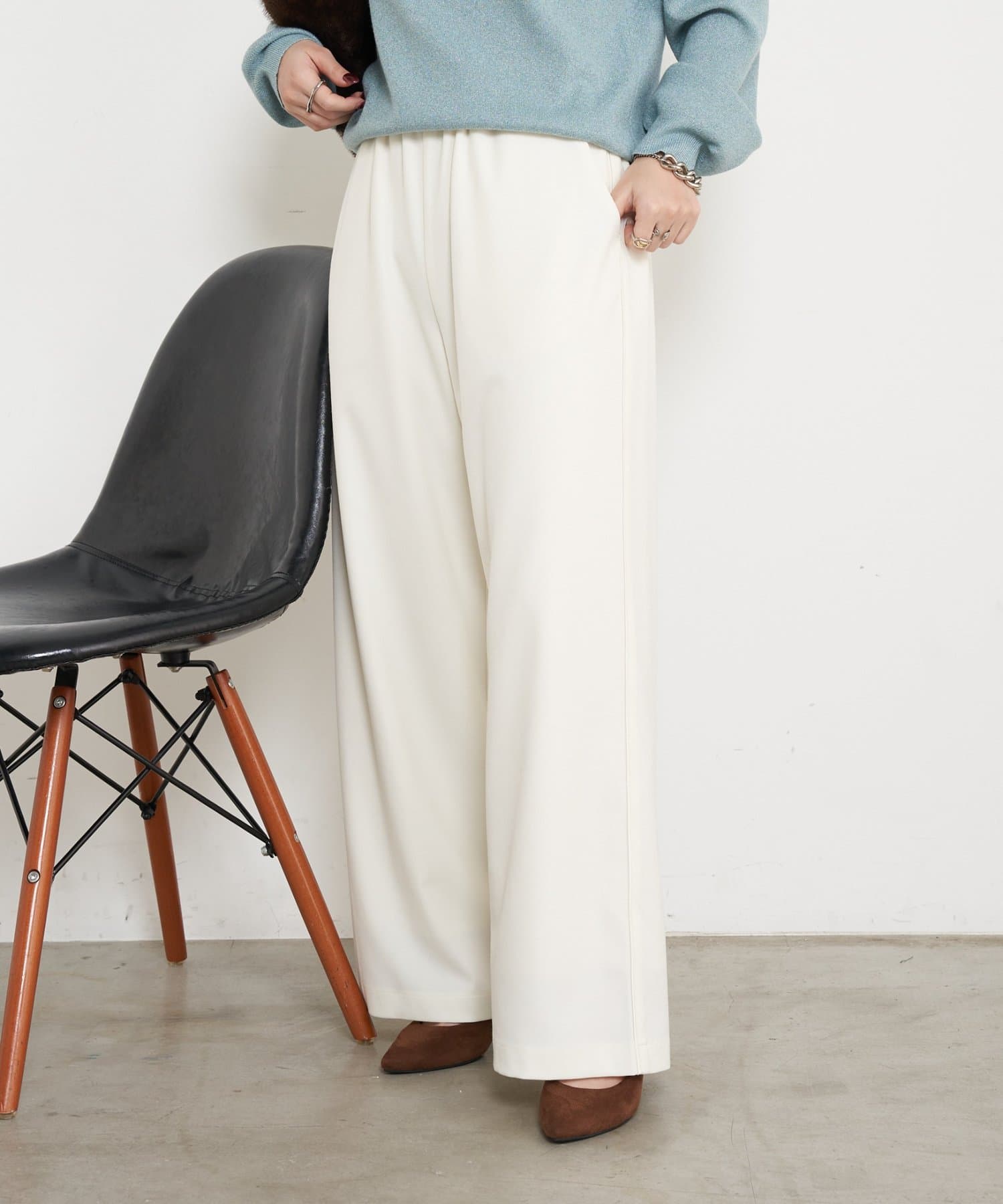 Jena　espace merveilleux(ジェナ　エスパスメルヴェイユ) サテンナローパイピングパンツ