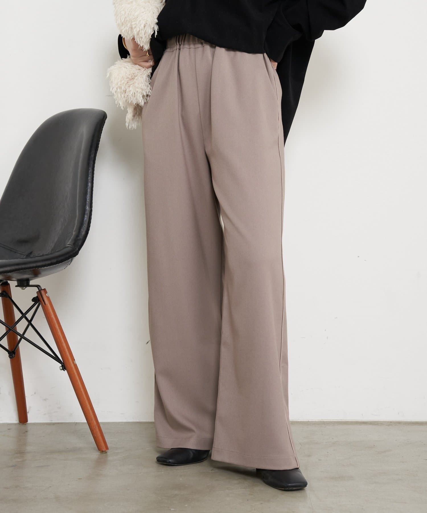 Jena　espace merveilleux(ジェナ　エスパスメルヴェイユ) サテンナローパイピングパンツ