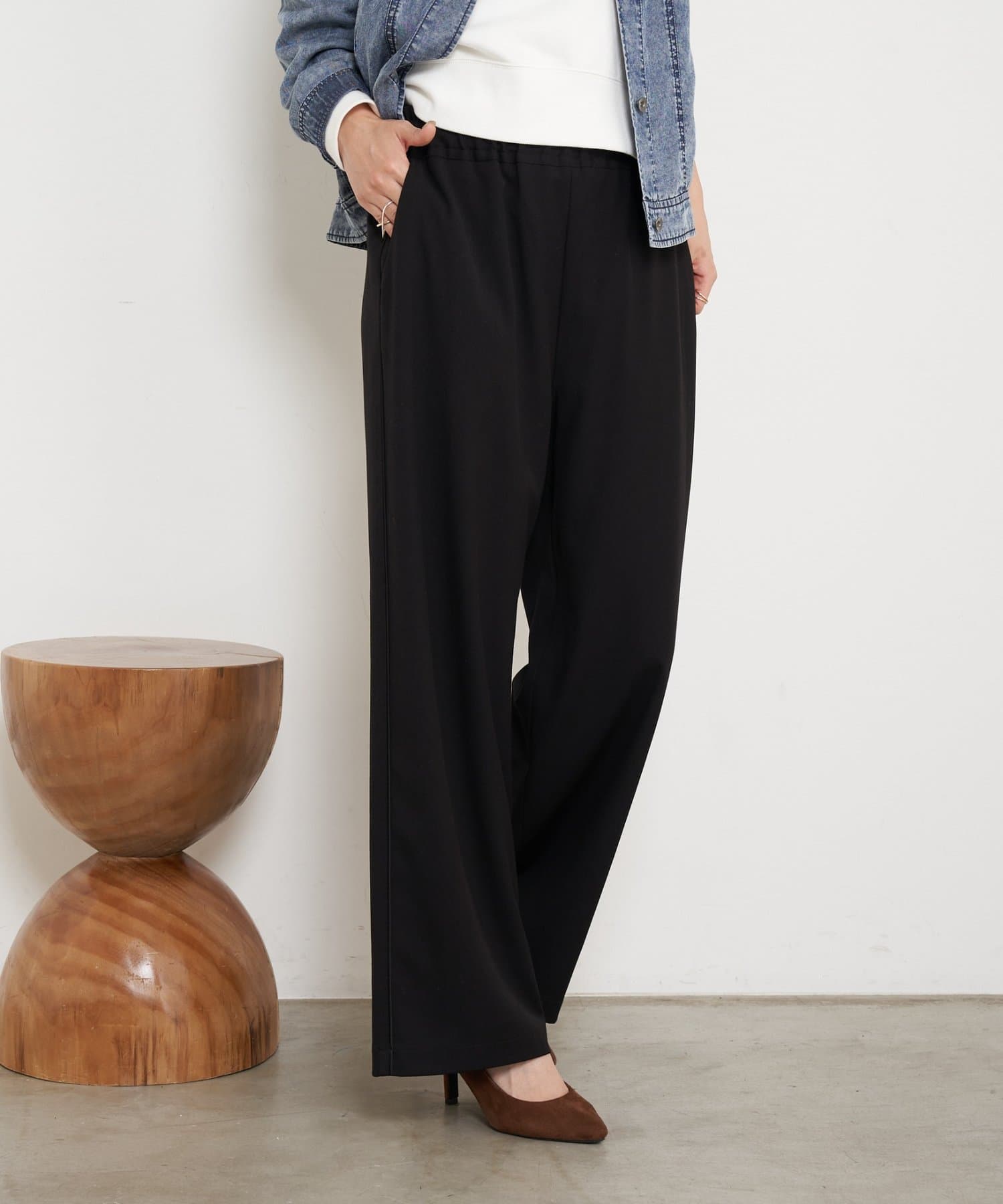 Jena　espace merveilleux(ジェナ　エスパスメルヴェイユ) サテンナローパイピングパンツ