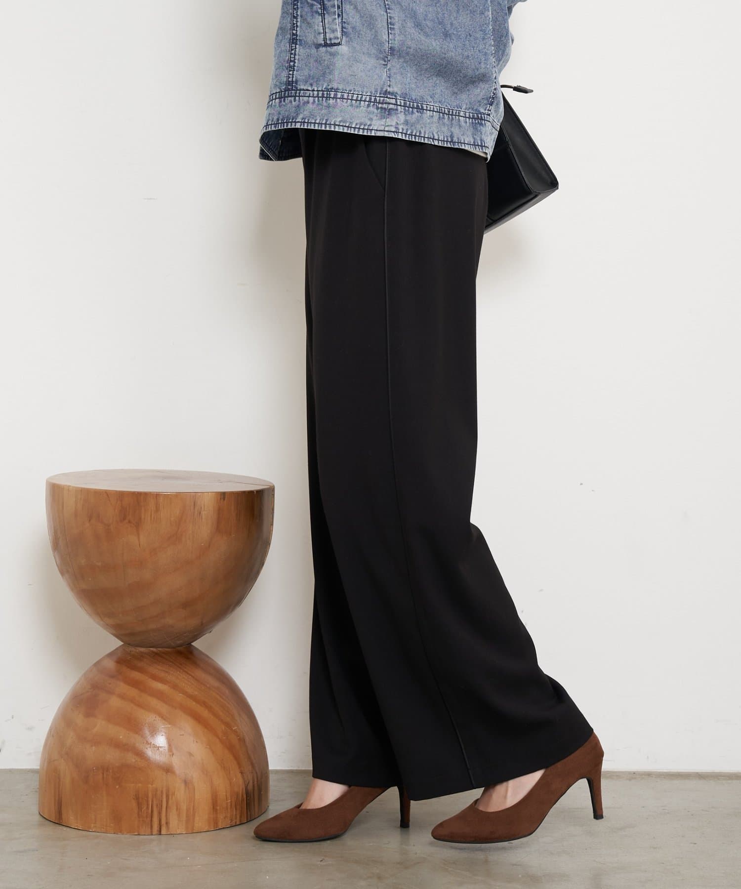 Jena　espace merveilleux(ジェナ　エスパスメルヴェイユ) サテンナローパイピングパンツ