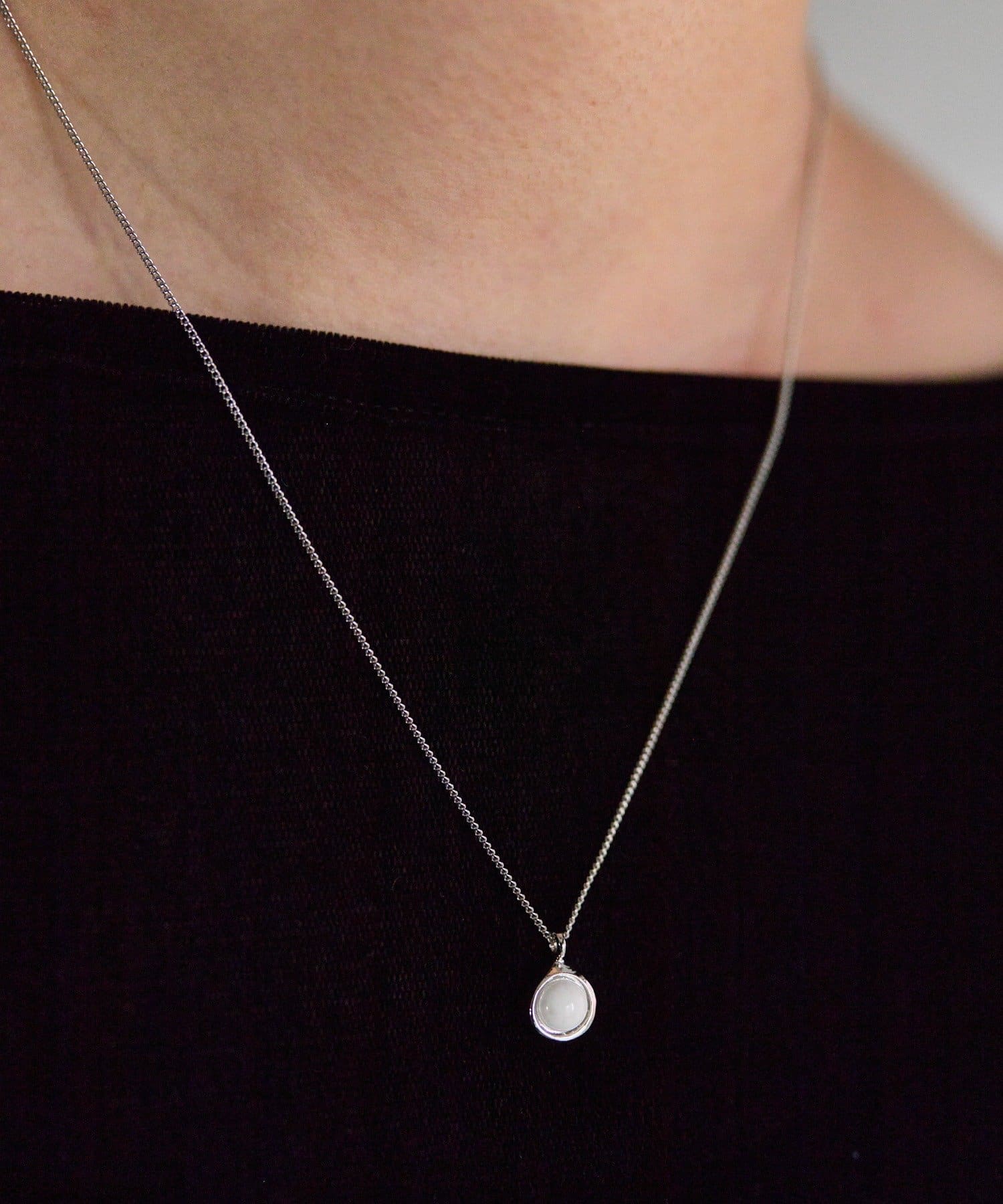 ear PAPILLONNER(イア パピヨネ) プチカラーカボションネックレス