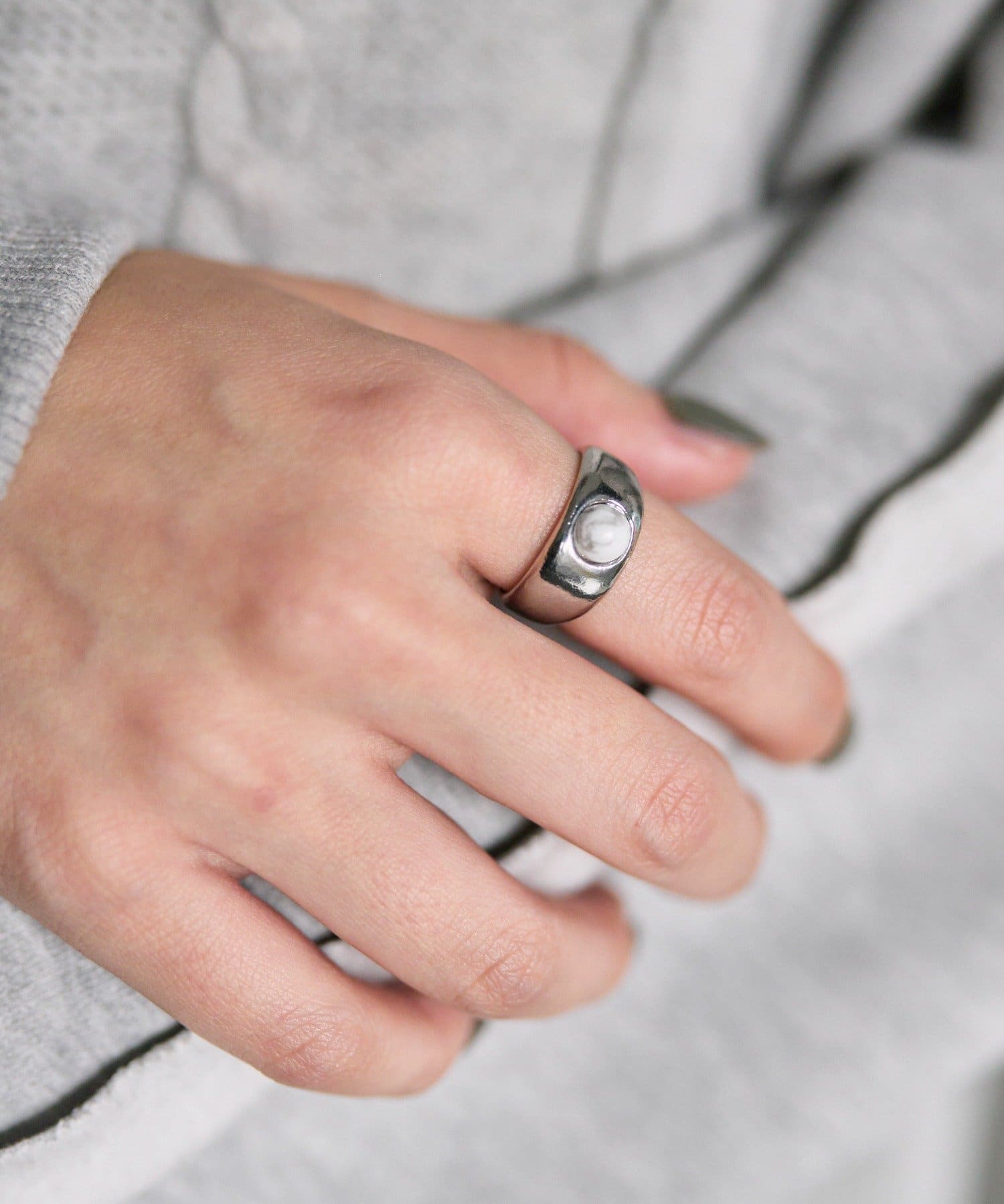 ear PAPILLONNER(イア パピヨネ) プチカラーカボションリング