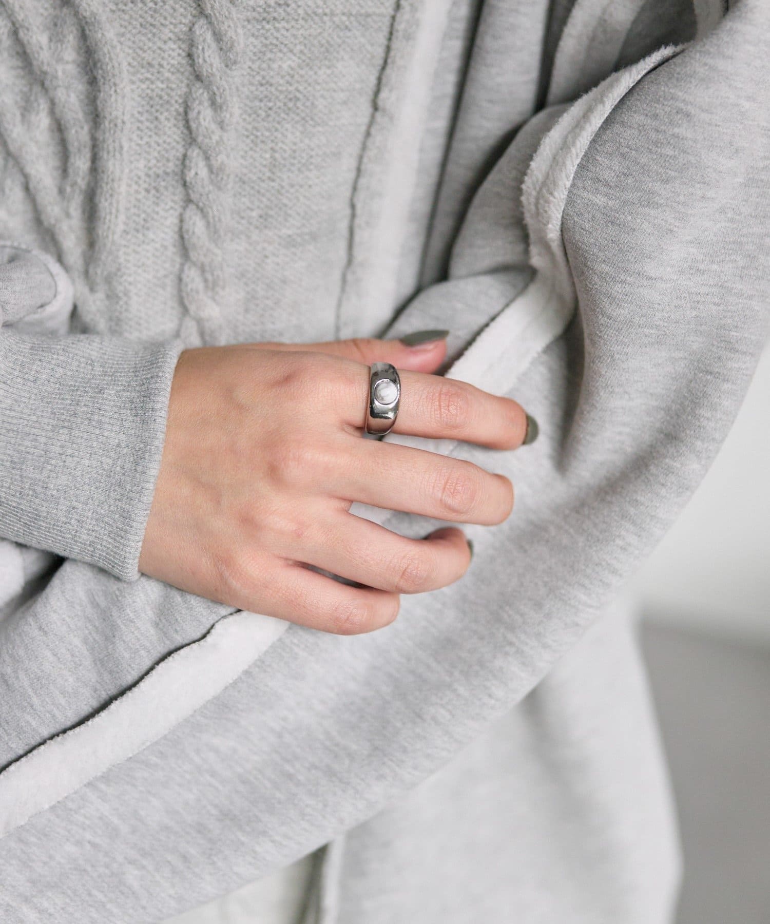 ear PAPILLONNER(イア パピヨネ) プチカラーカボションリング