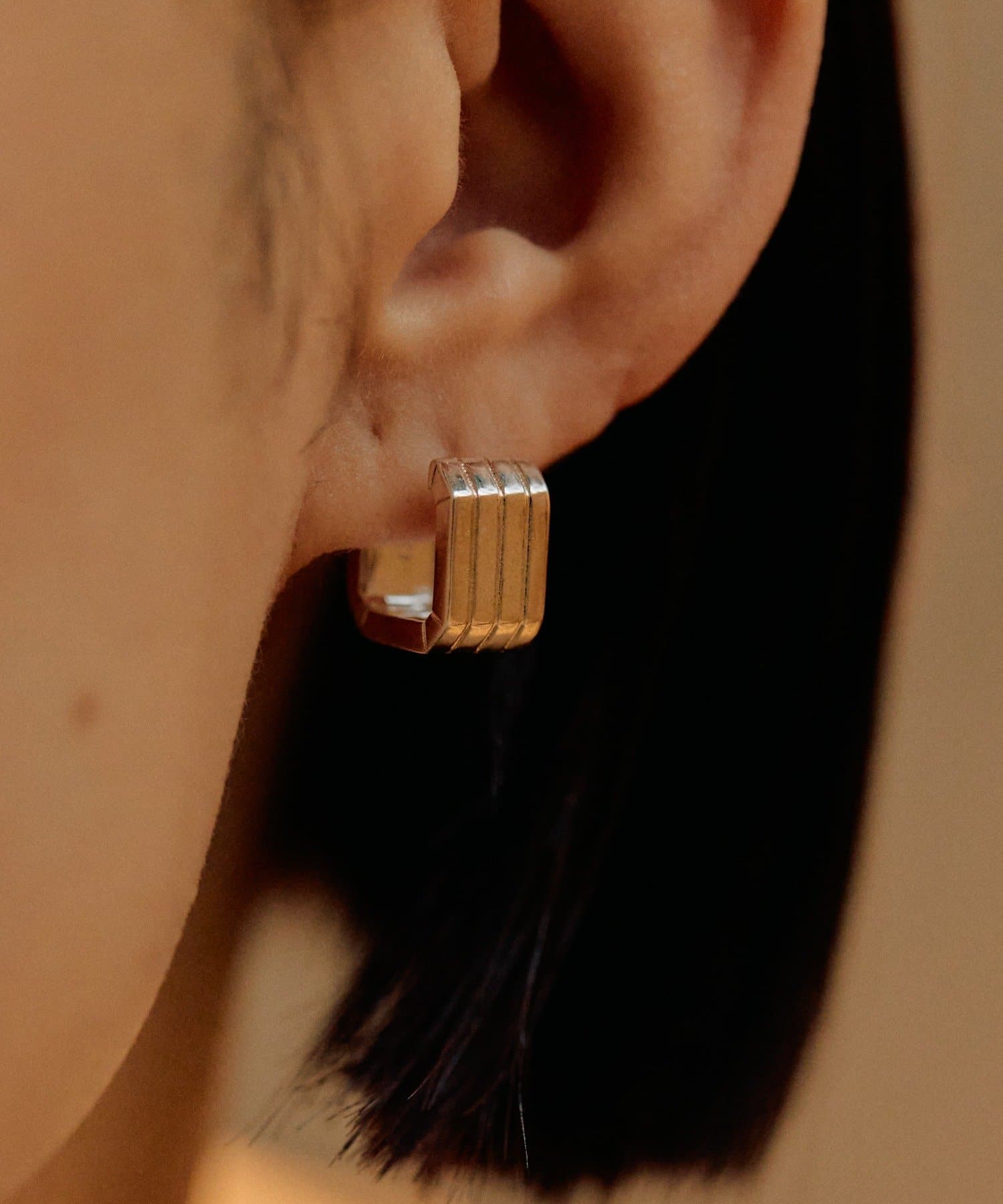 ear PAPILLONNER(イア パピヨネ) 《インフルエンサーuchida企画/スターリングシルバー》スクエアフープピアス