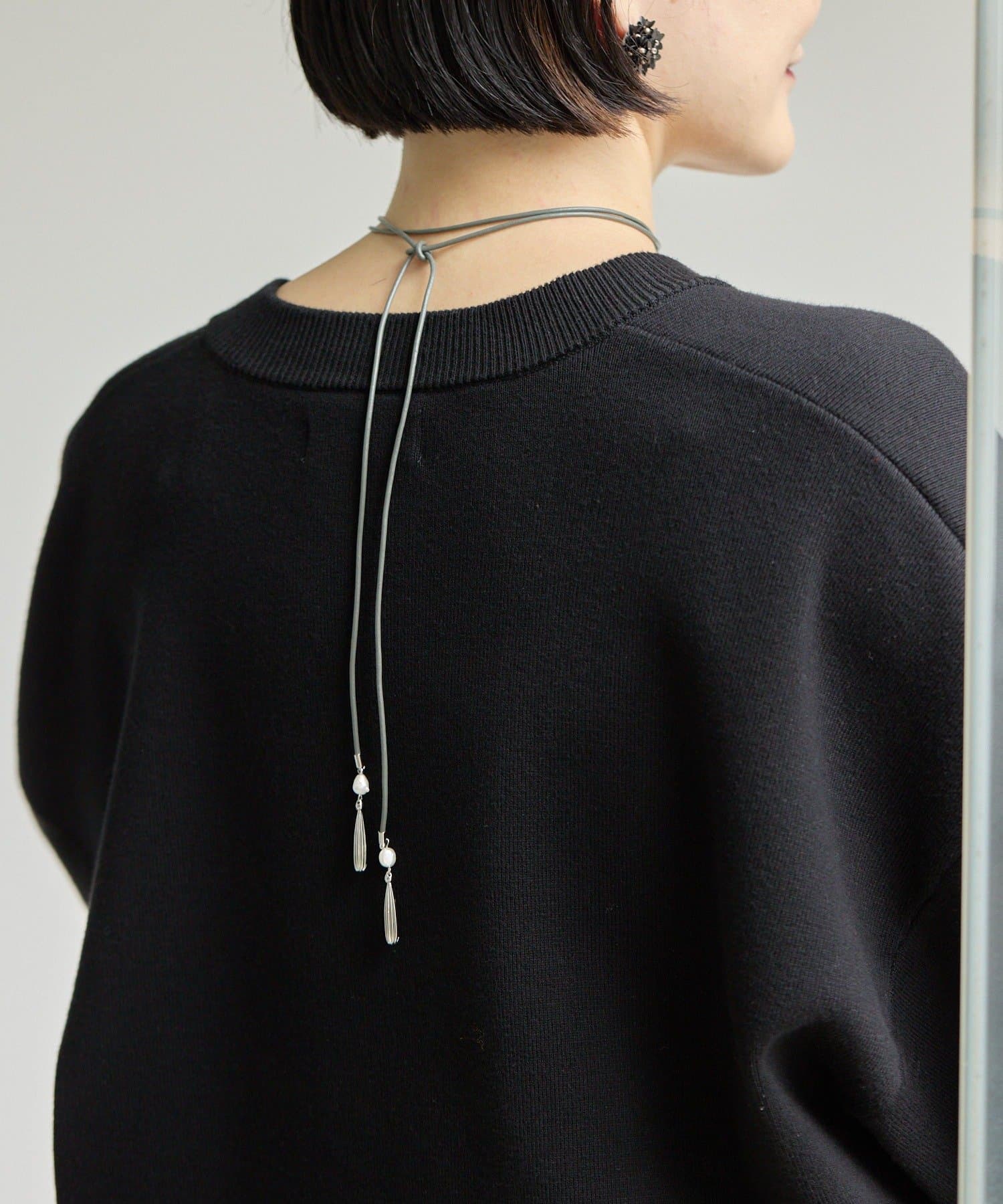 ear PAPILLONNER(イア パピヨネ) ドロップ付レザーコードネックレス