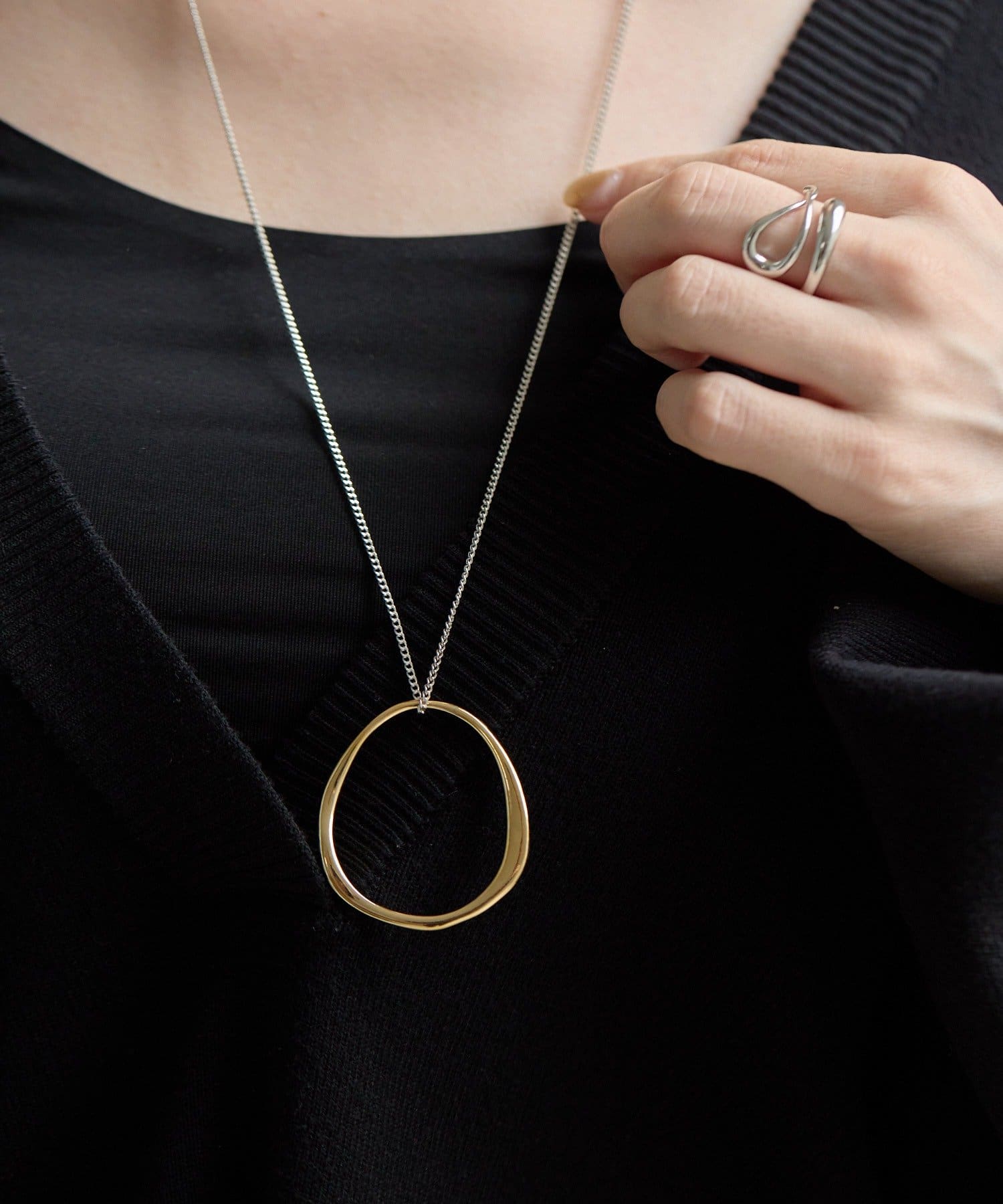 ear PAPILLONNER(イア パピヨネ) シンプルリングネックレス