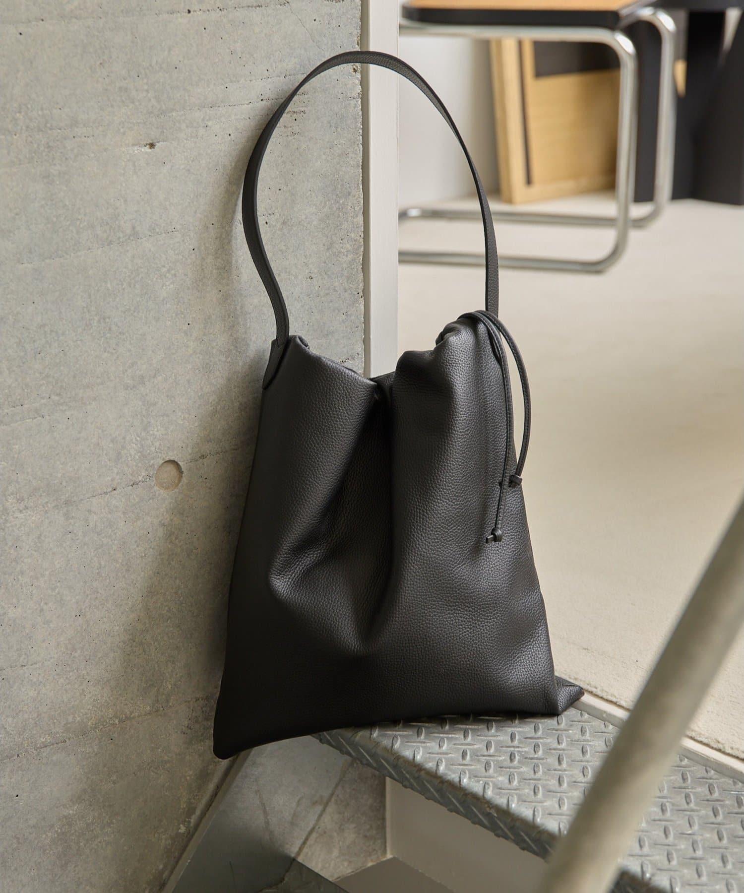 Whim Gazette(ウィム ガゼット) 【Hoaw.】ギャザーショルダーバッグ