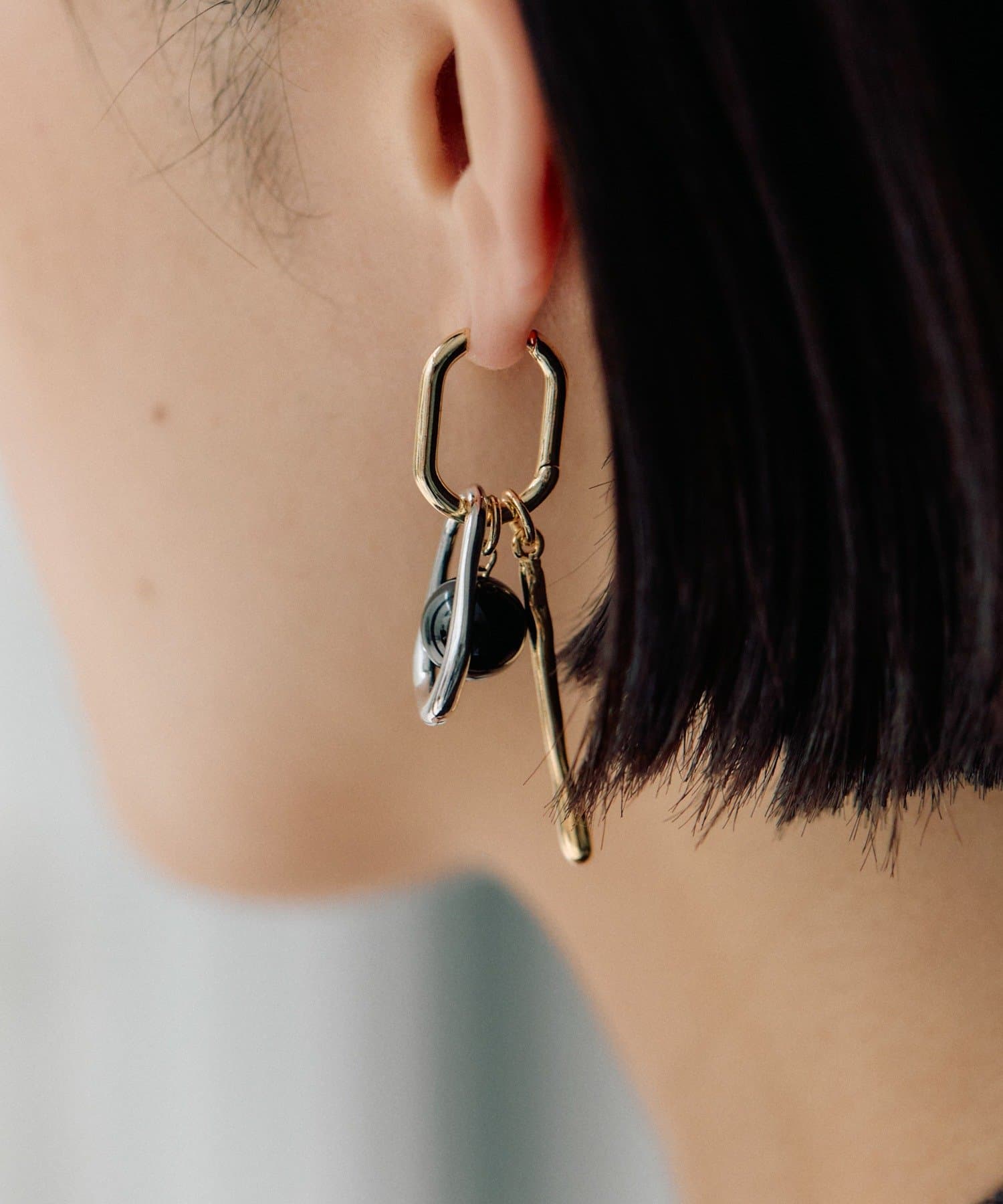 ear PAPILLONNER(イア パピヨネ) ブラックバリエーションフープピアス