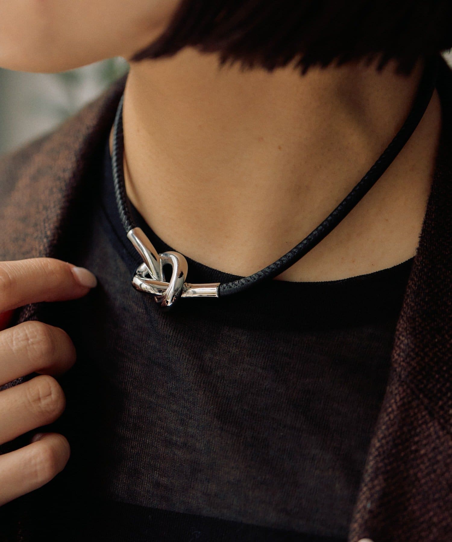 ear PAPILLONNER(イア パピヨネ) フロントノットチョーカーネックレス