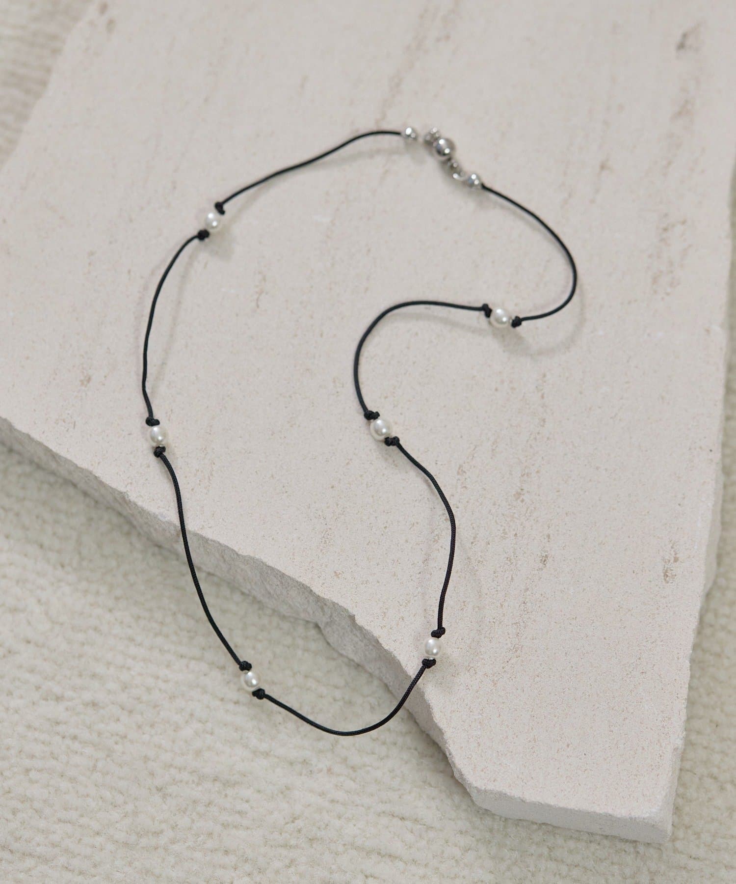 ear PAPILLONNER(イア パピヨネ) パール×コードショートネックレス