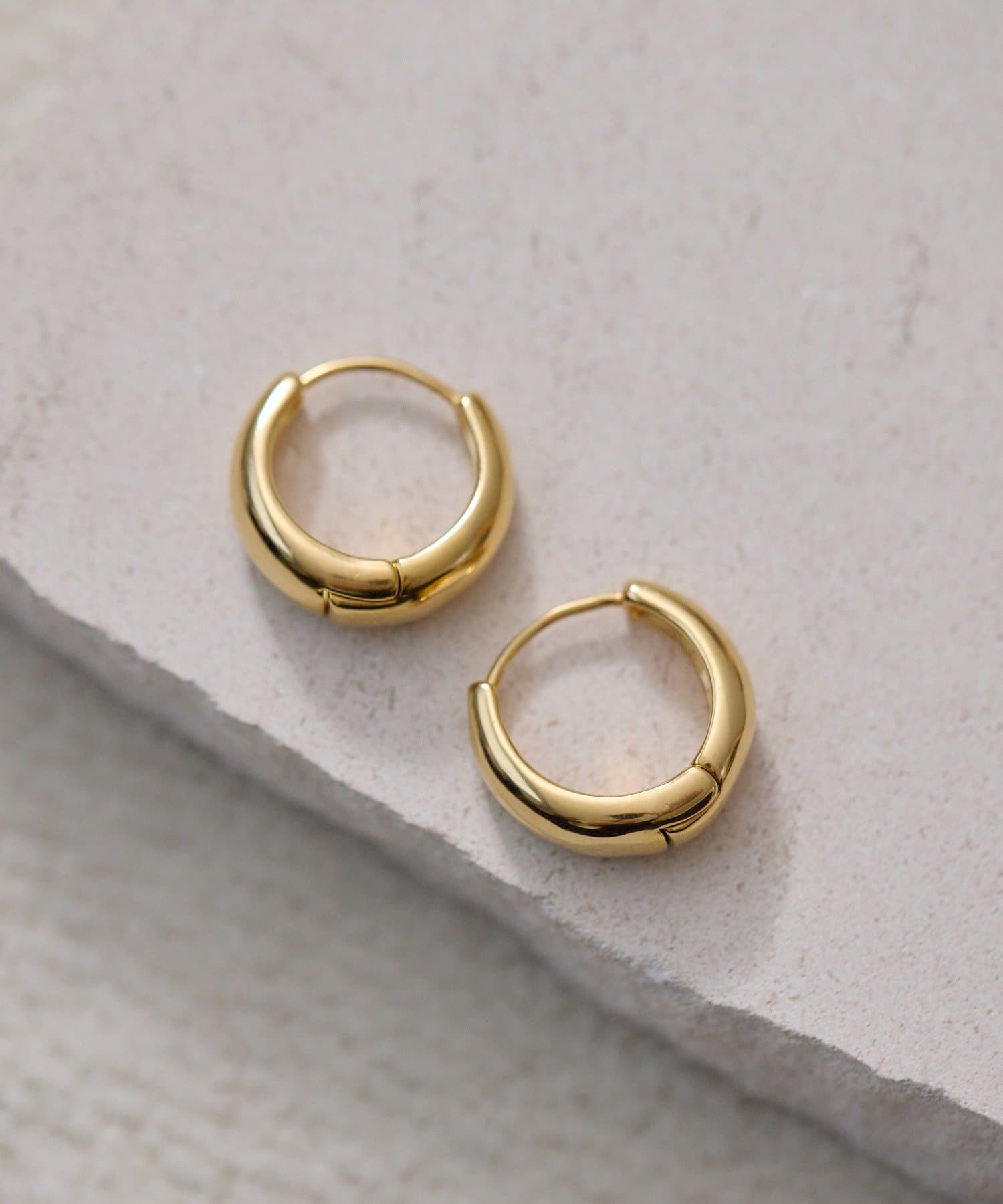 ear PAPILLONNER(イア パピヨネ) 《金属アレルギー対応/ステンレス》シンプルRフープピアス