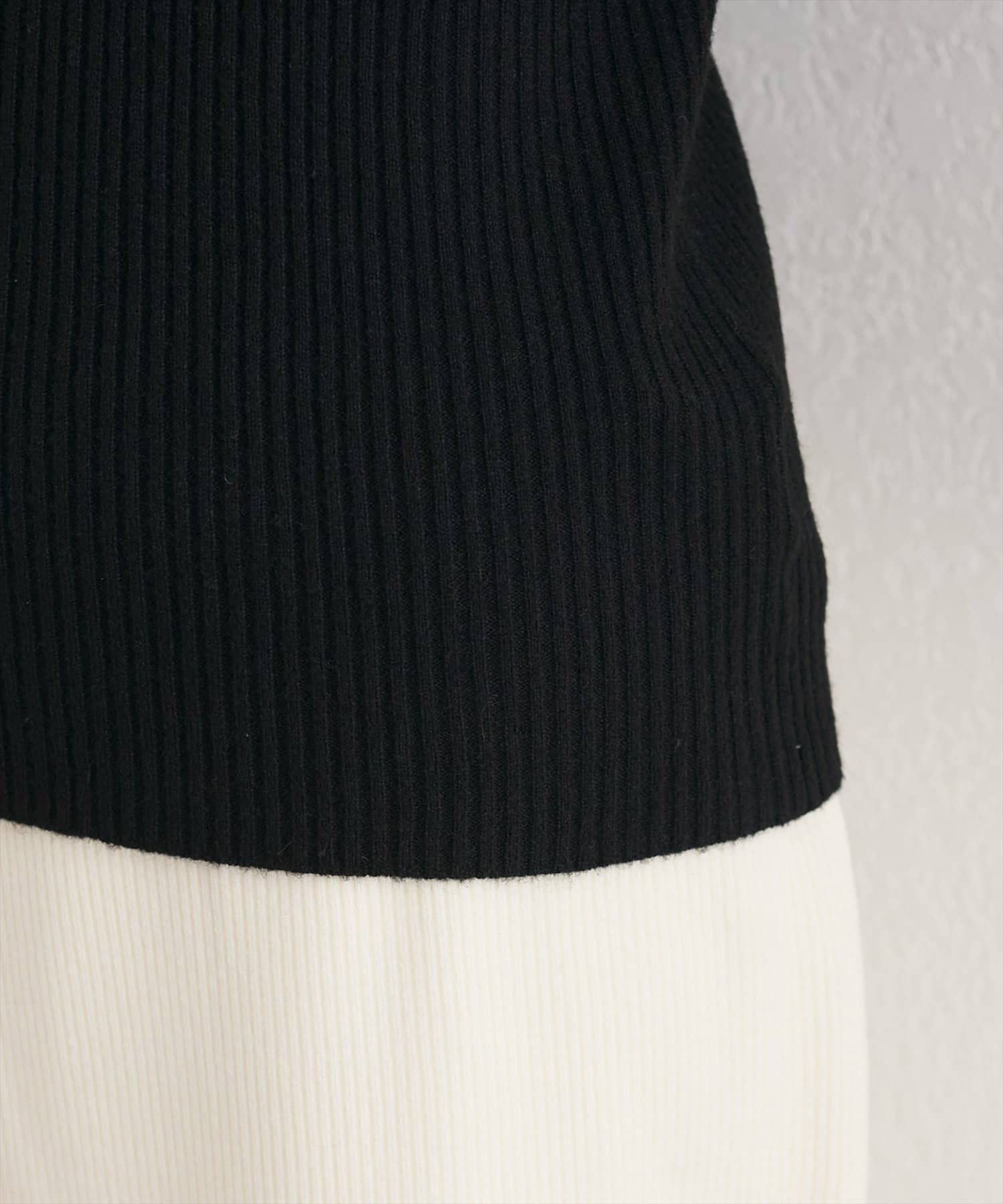 natural couture(ナチュラルクチュール) ワンポイント刺繍タートルリブニット