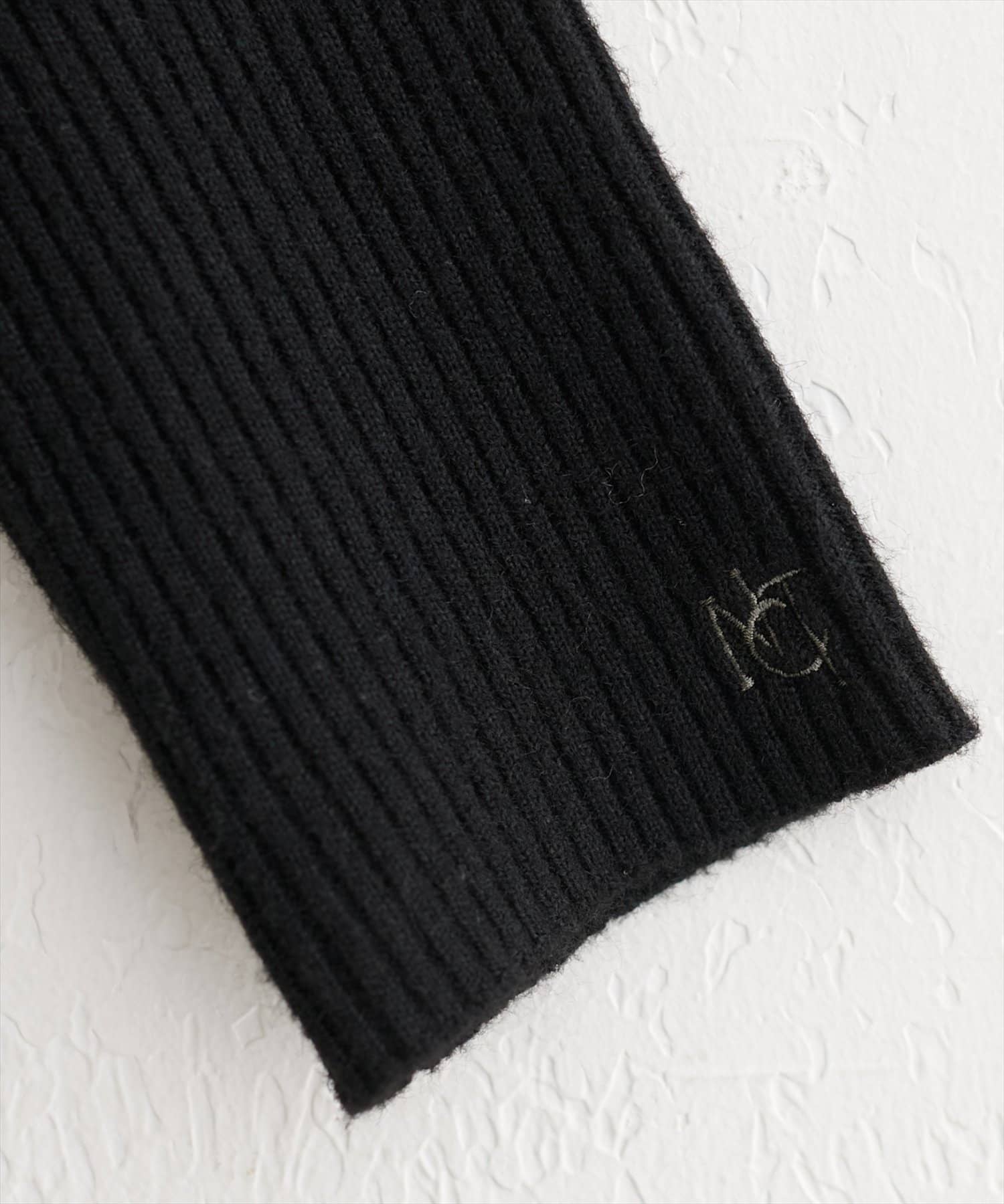 natural couture(ナチュラルクチュール) ワンポイント刺繍タートルリブニット