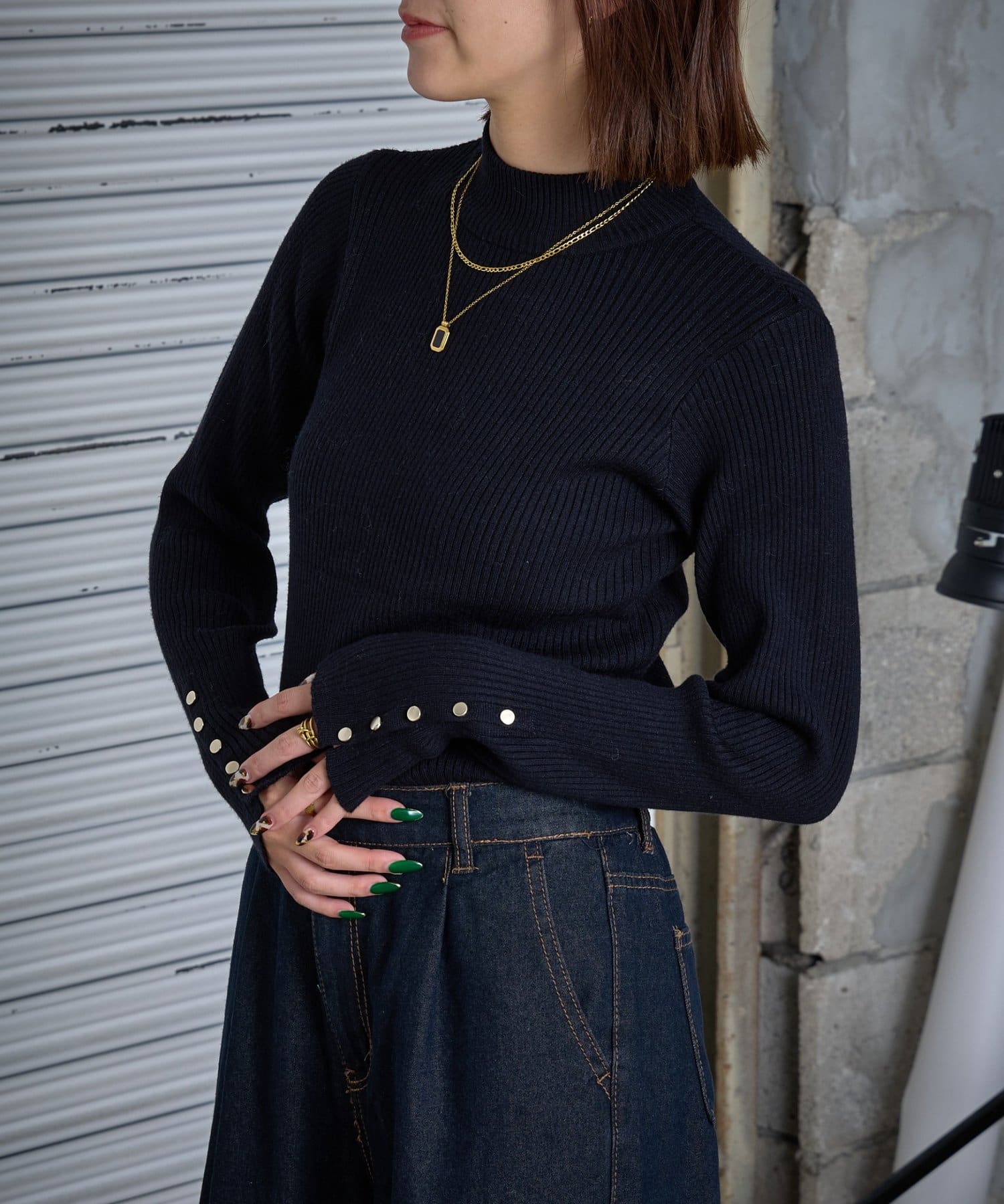 -goocy-(グーシー) 袖口ボタンタートルリブニット