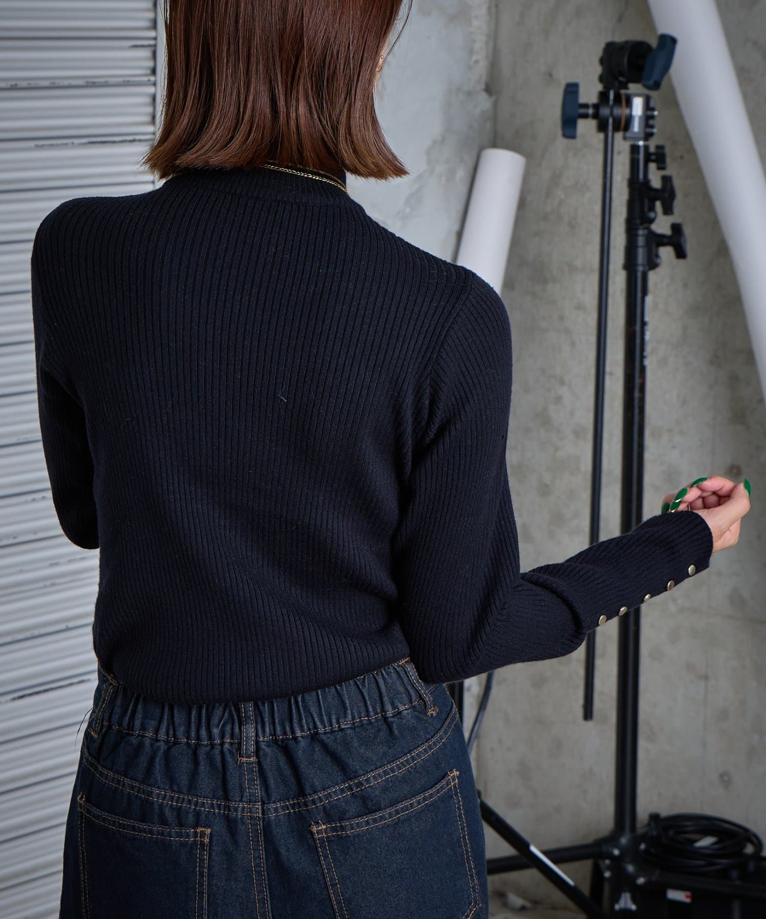 -goocy-(グーシー) 袖口ボタンタートルリブニット