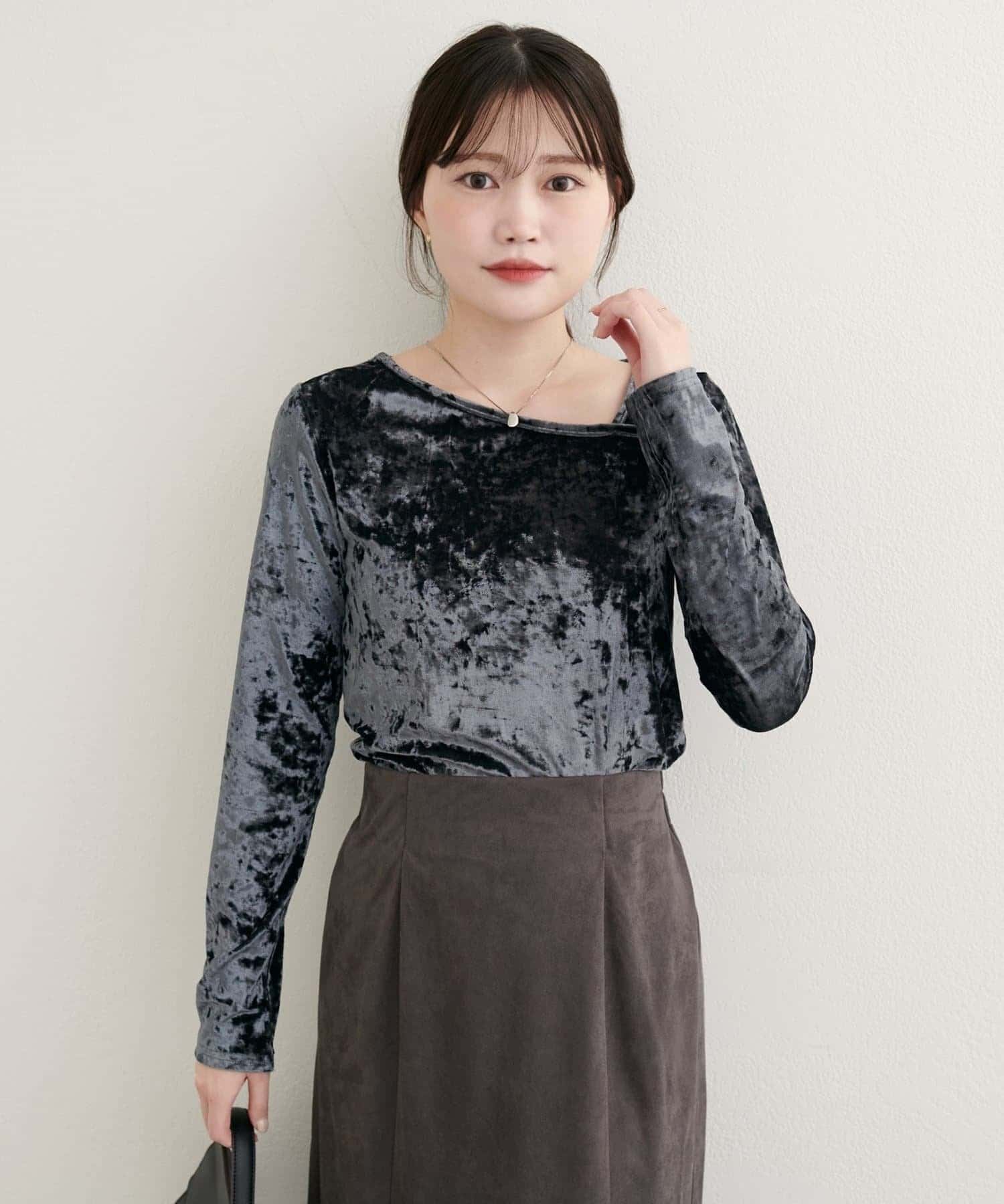 NICE CLAUP / OLIVE des OLIVE OUTLET(ナイスクラップ  / オリーブ デ オリーブ アウトレット) 【natural couture】クラッシュベロアアシメネックプルオーバー