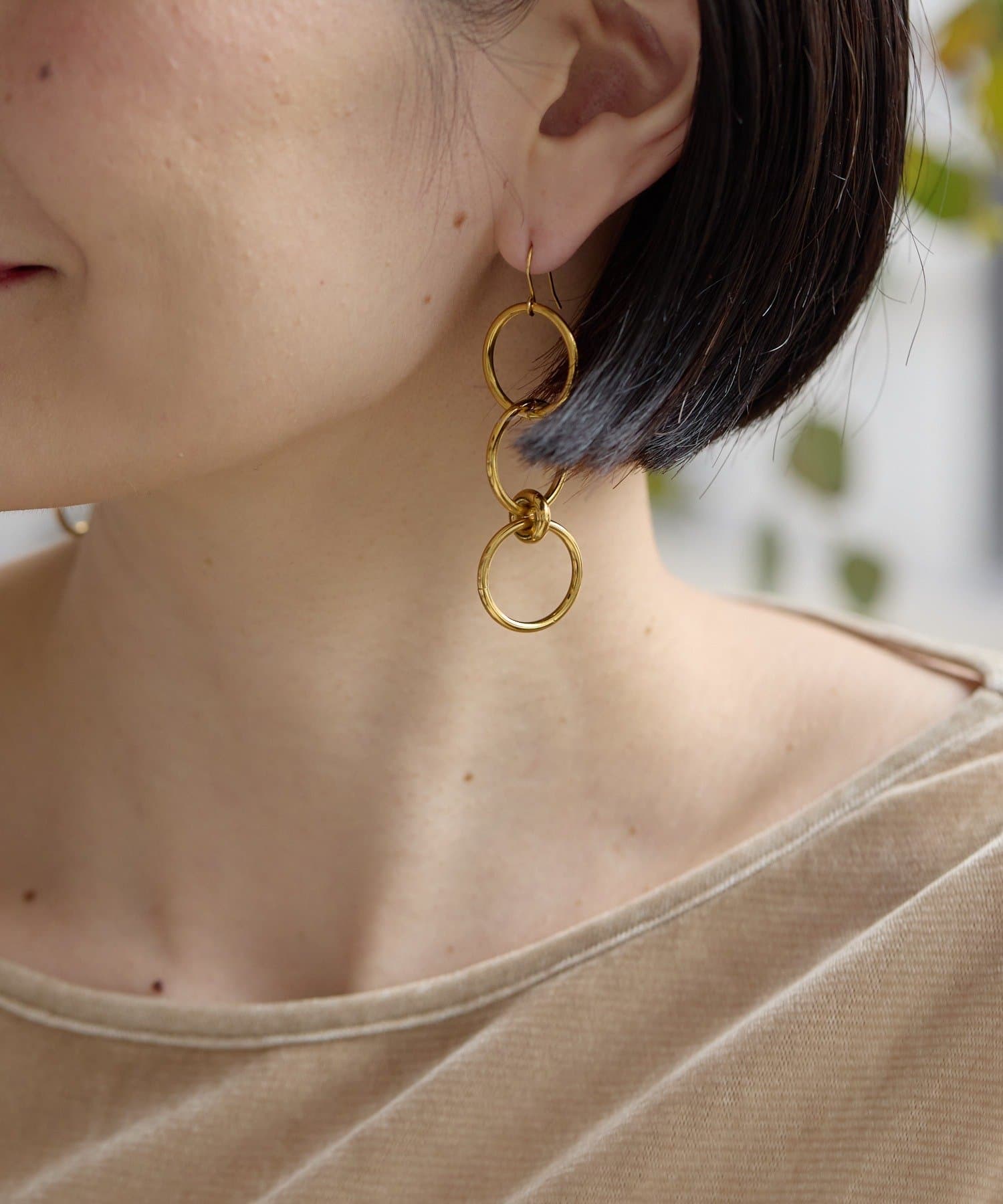 ear PAPILLONNER(イア パピヨネ) 《金属アレルギー対応/ステンレス》スリーサークルピアス