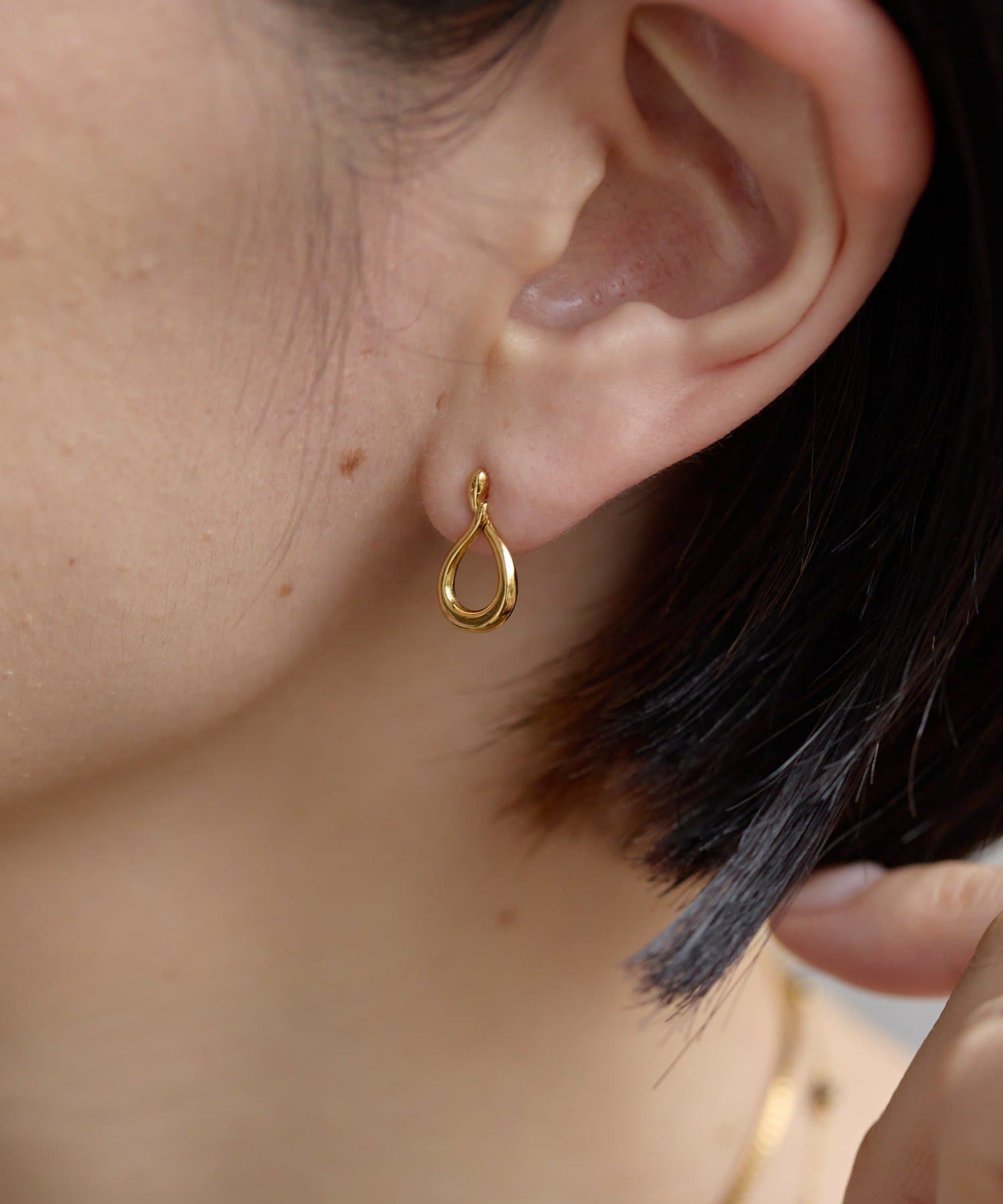 ear PAPILLONNER(イア パピヨネ) 《金属アレルギー対応/ステンレス》ワンスト雫ピアス