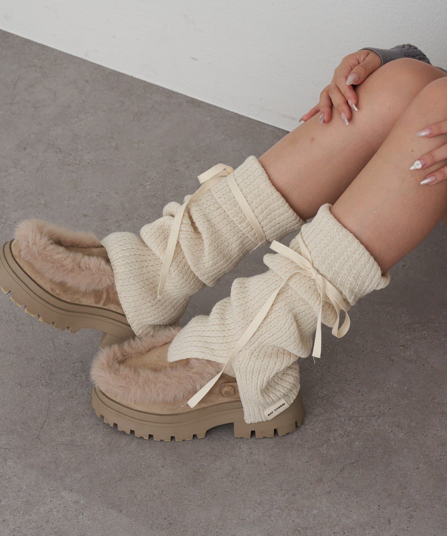 RAY CASSIN(レイカズン) リボン付レッグウォーマー