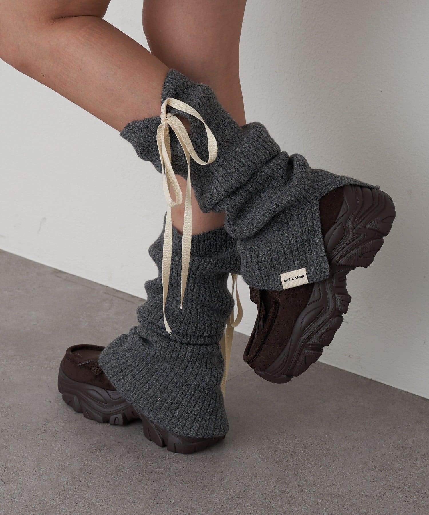 RAY CASSIN(レイカズン) リボン付レッグウォーマー