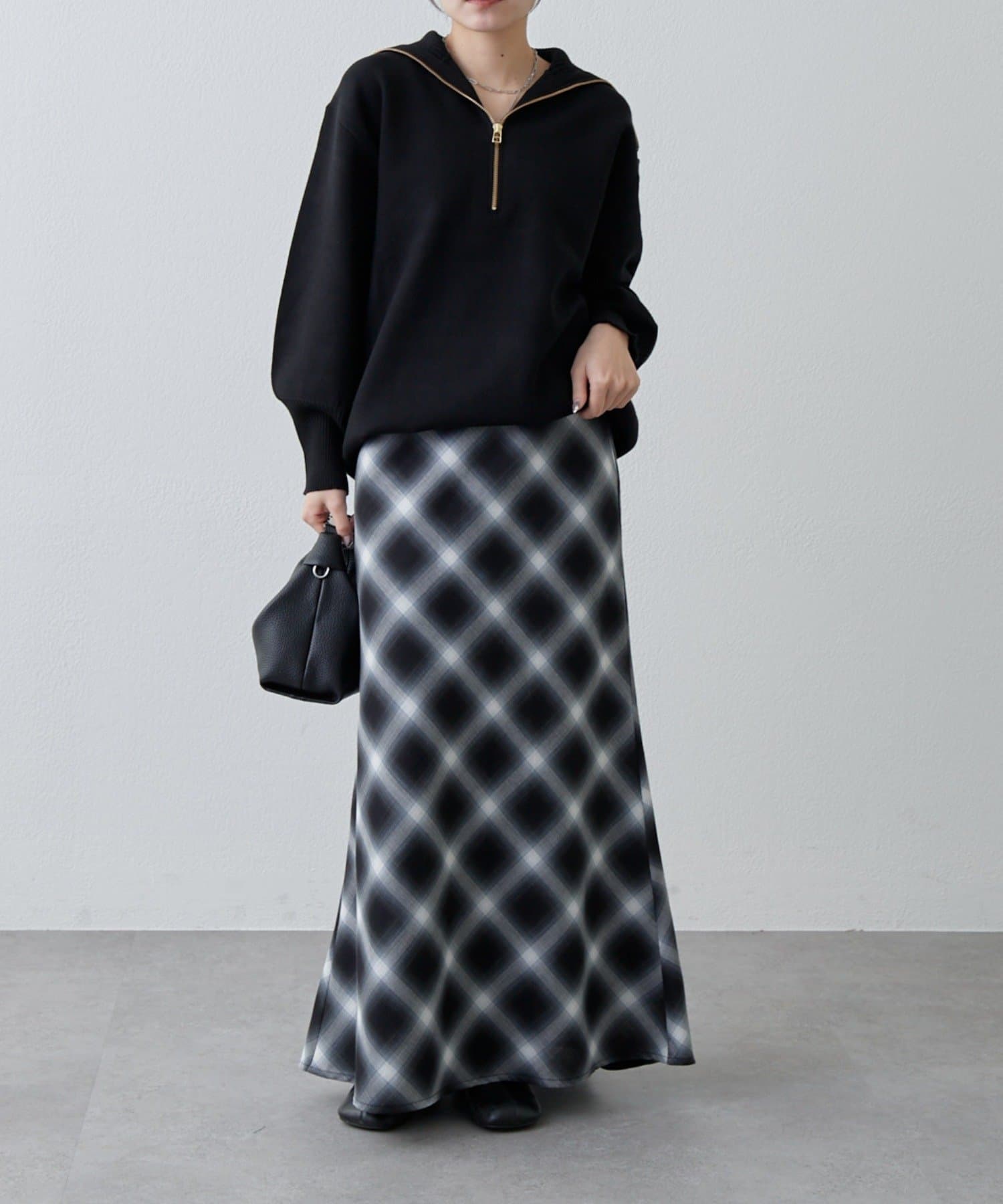 Lui's(ルイス) ハーフZIPミディ丈ニット