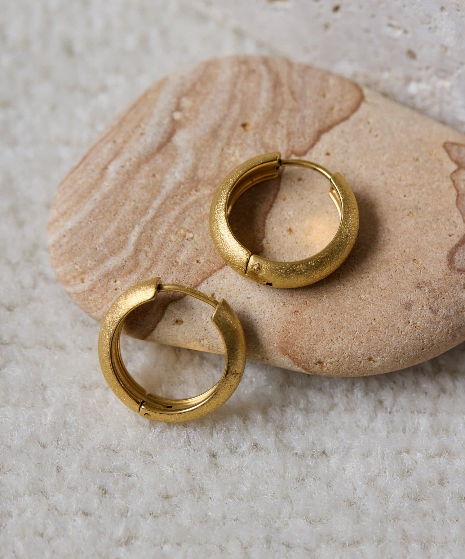 ear PAPILLONNER(イア パピヨネ) 《金属アレルギー対応/ステンレス》サティーナフープピアス