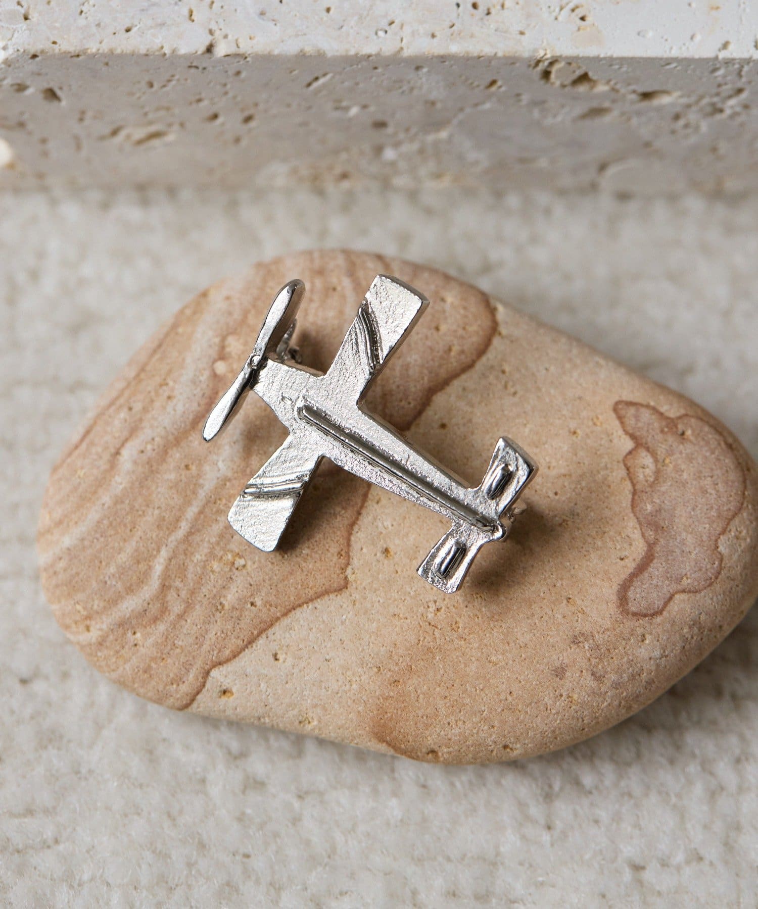 ear PAPILLONNER(イア パピヨネ) のりものブローチ