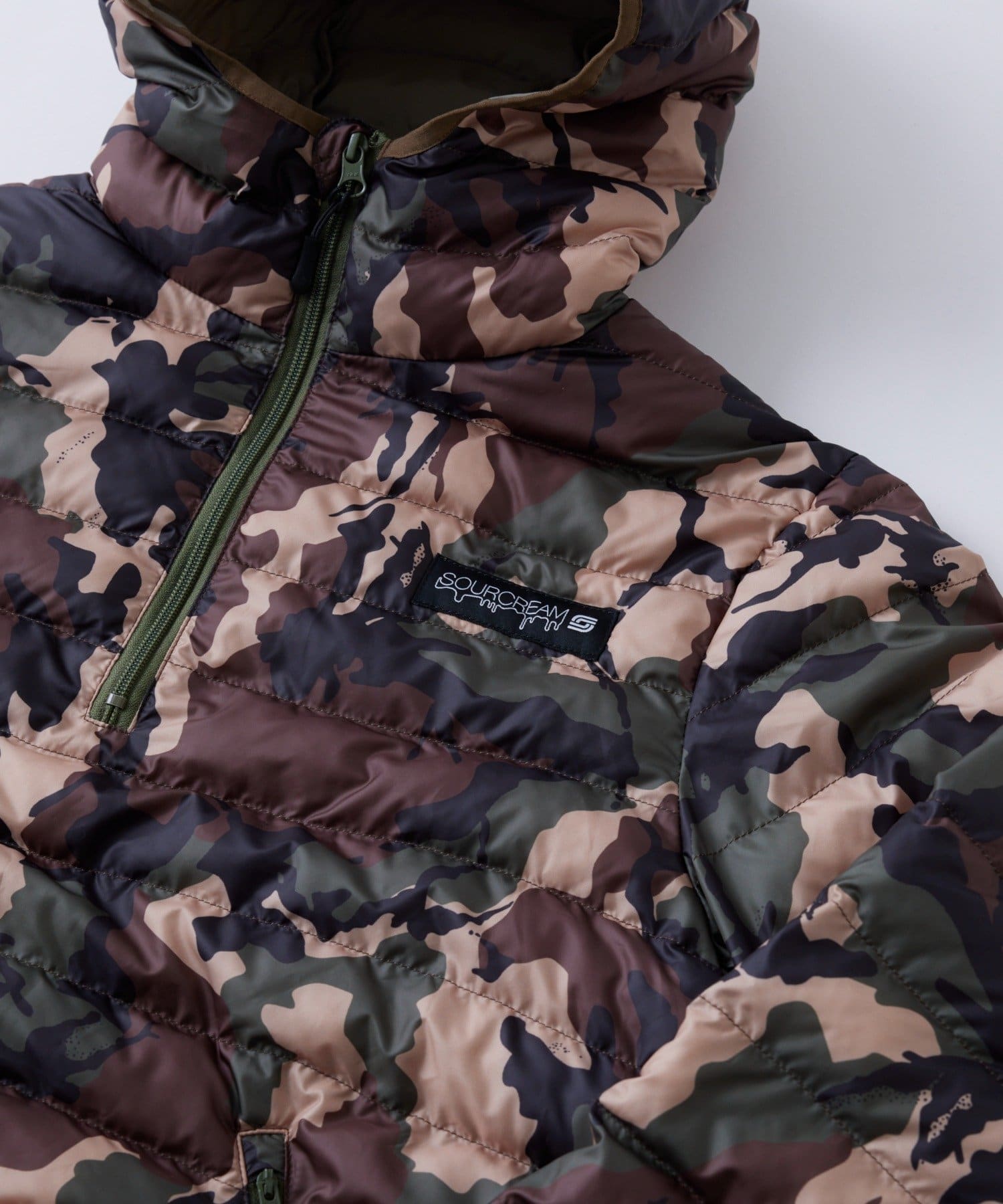 WHO’S WHO gallery(フーズフーギャラリー) 【Sourcream/サワークリーム】中綿ハーフジップフードプルオーバー