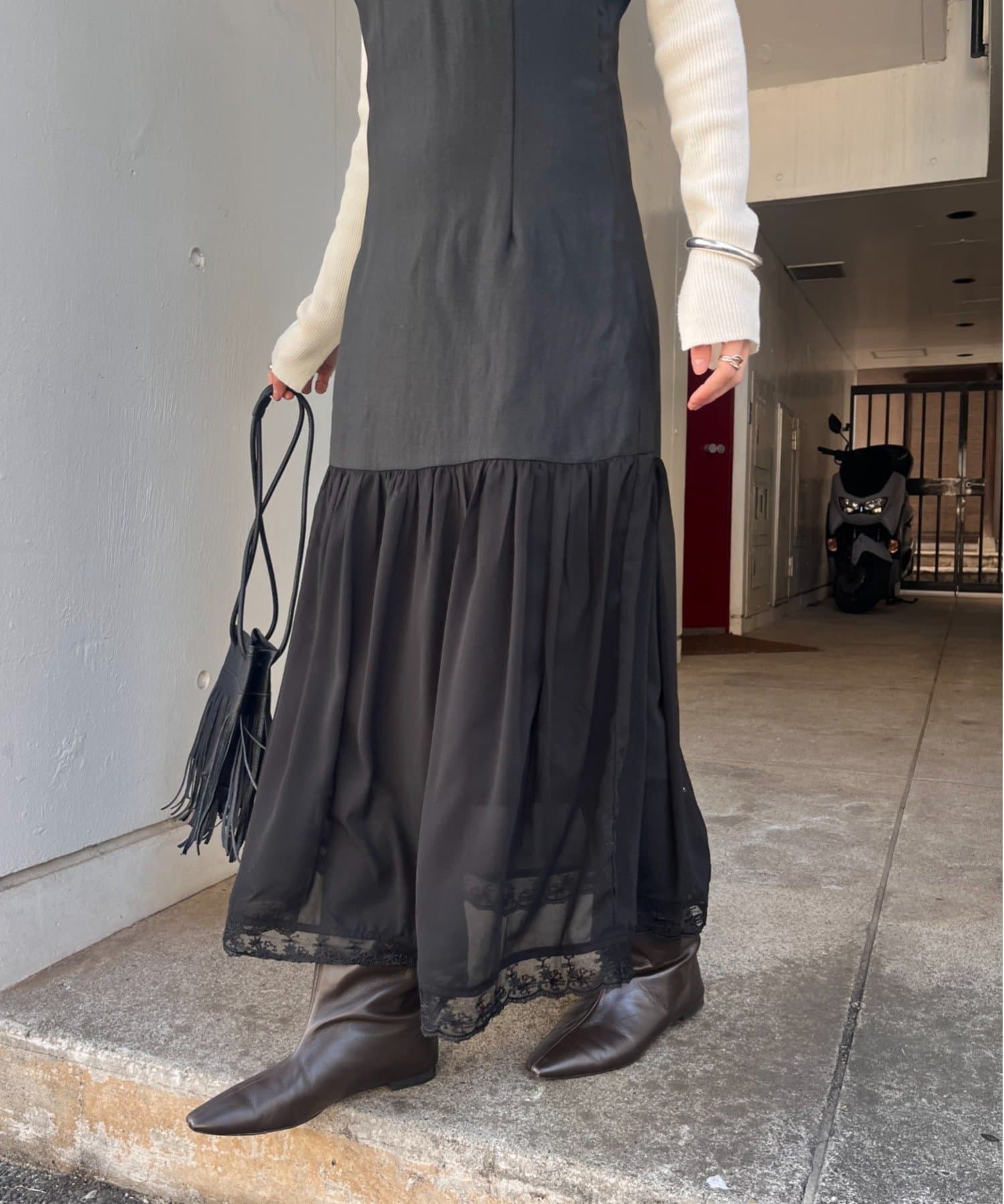 SHENERY(シーナリー) 裾レース切替サテンキャミワンピース