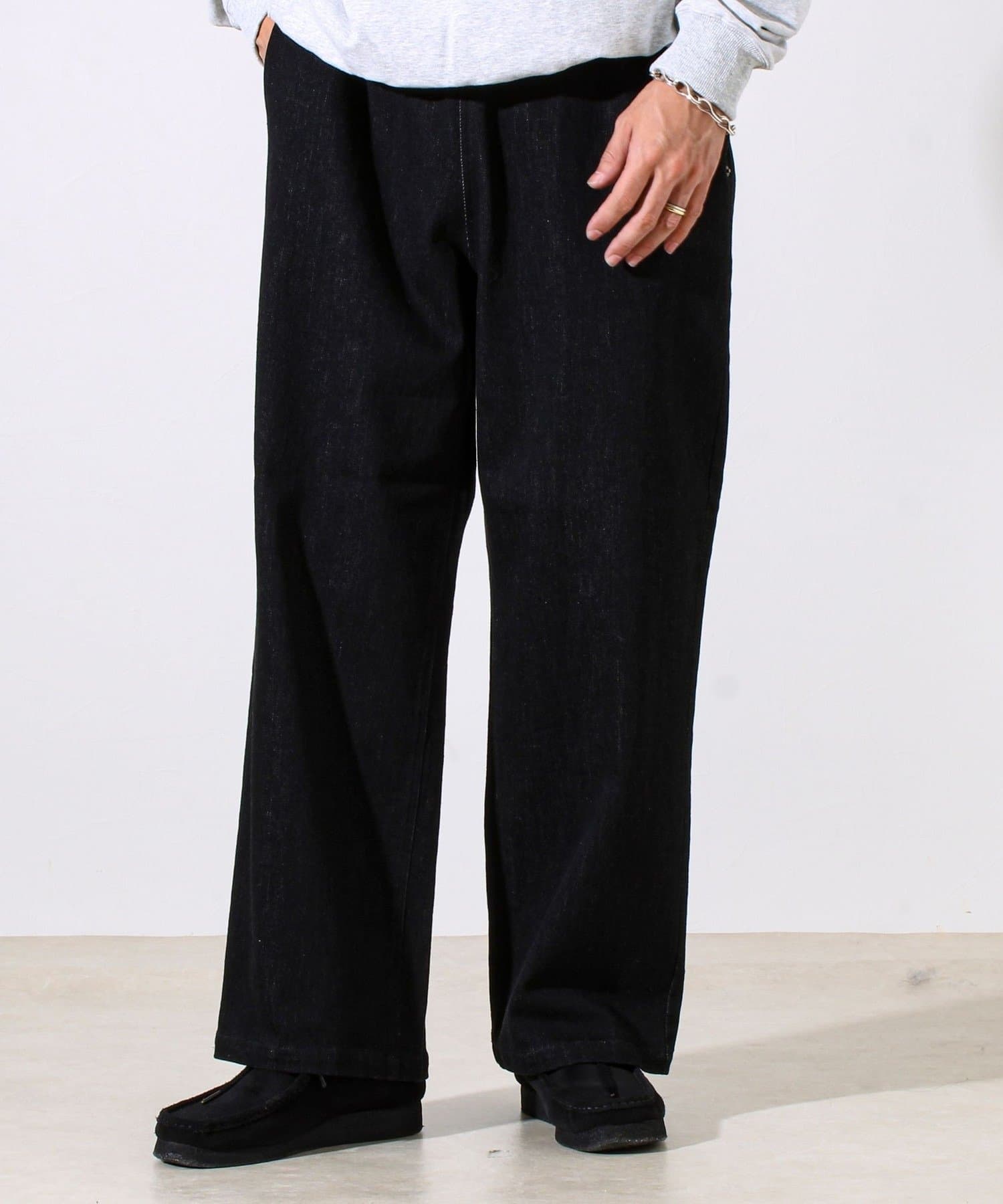 FREDY & GLOSTER(フレディ アンド グロスター) 【シーズンレス/ストレスフリーな穿き心地】ワイドストレッチデニムパンツ