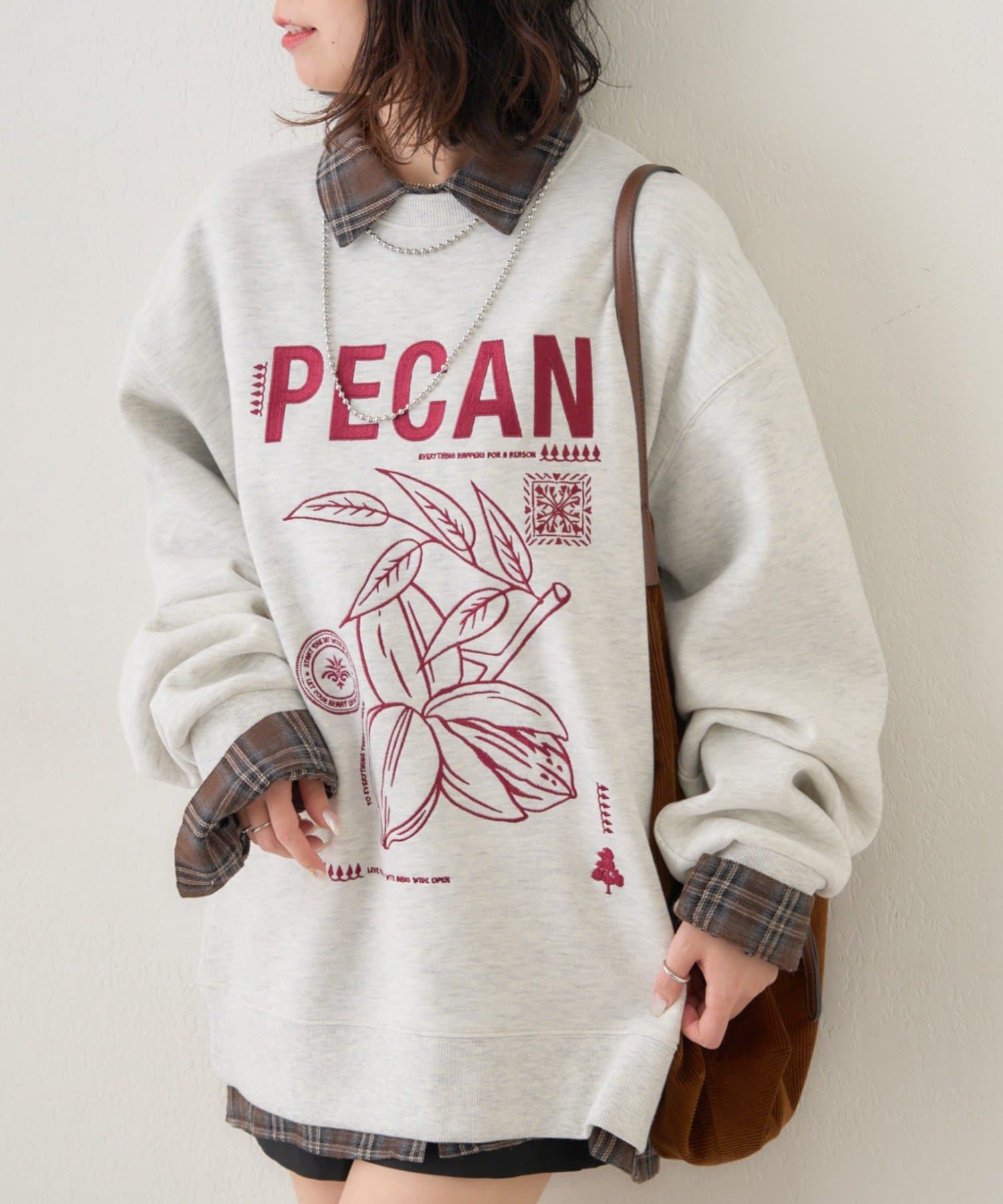 Remind me and forever(リマインドミーアンドフォーエバー) 【NUNIFE】図案刺繍裏起毛スウェット