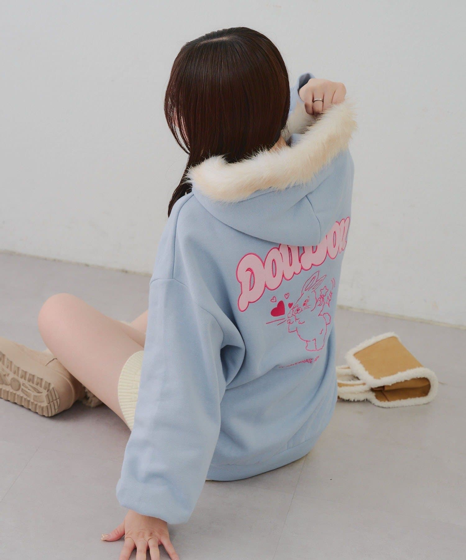 NICE CLAUP / OLIVE des OLIVE OUTLET(ナイスクラップ  / オリーブ デ オリーブ アウトレット) 【RMAF】推し活うさぎ裏起毛パーカー