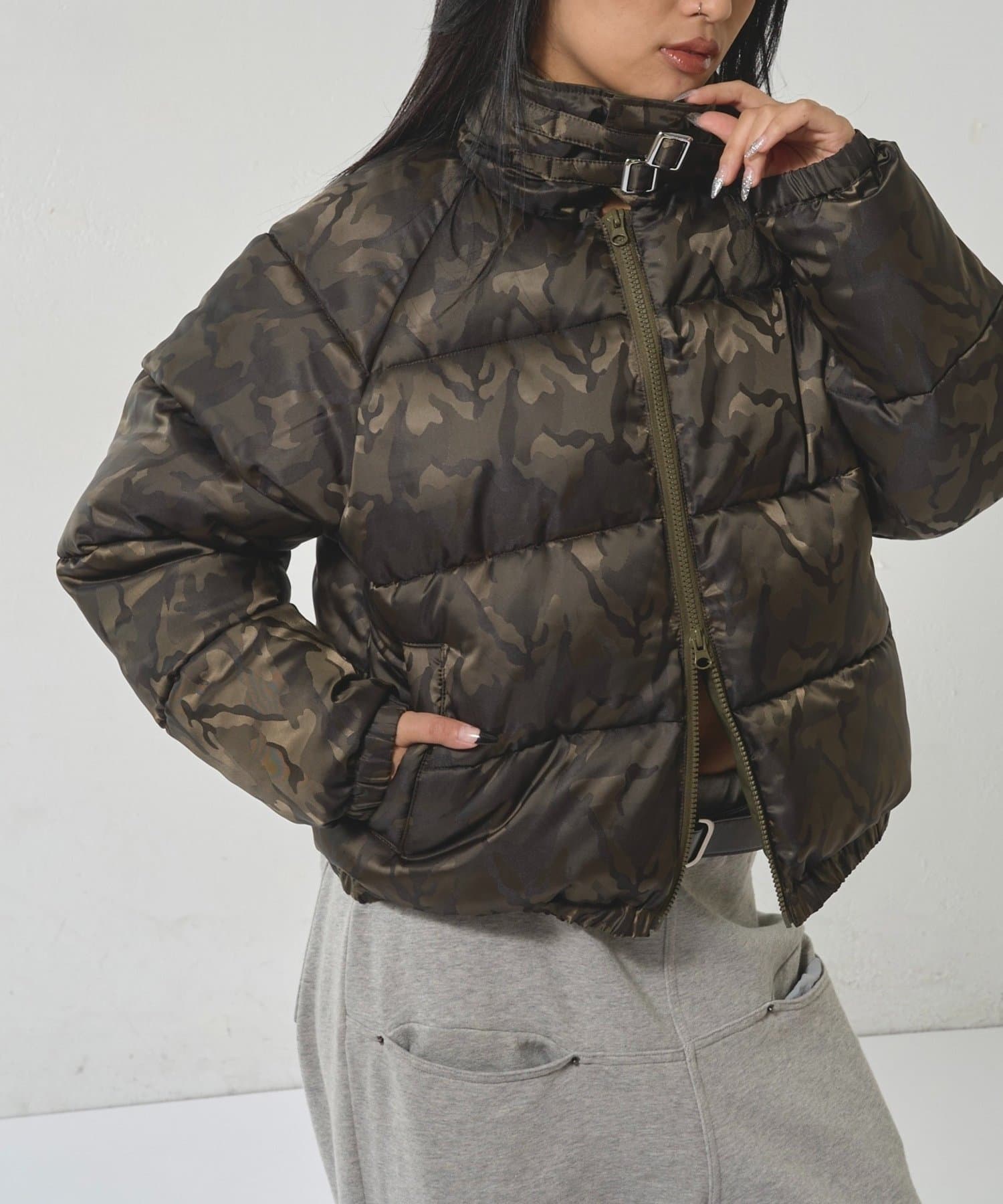 WHO’S WHO gallery(フーズフーギャラリー) アソート柄中綿ナイロンブルゾン