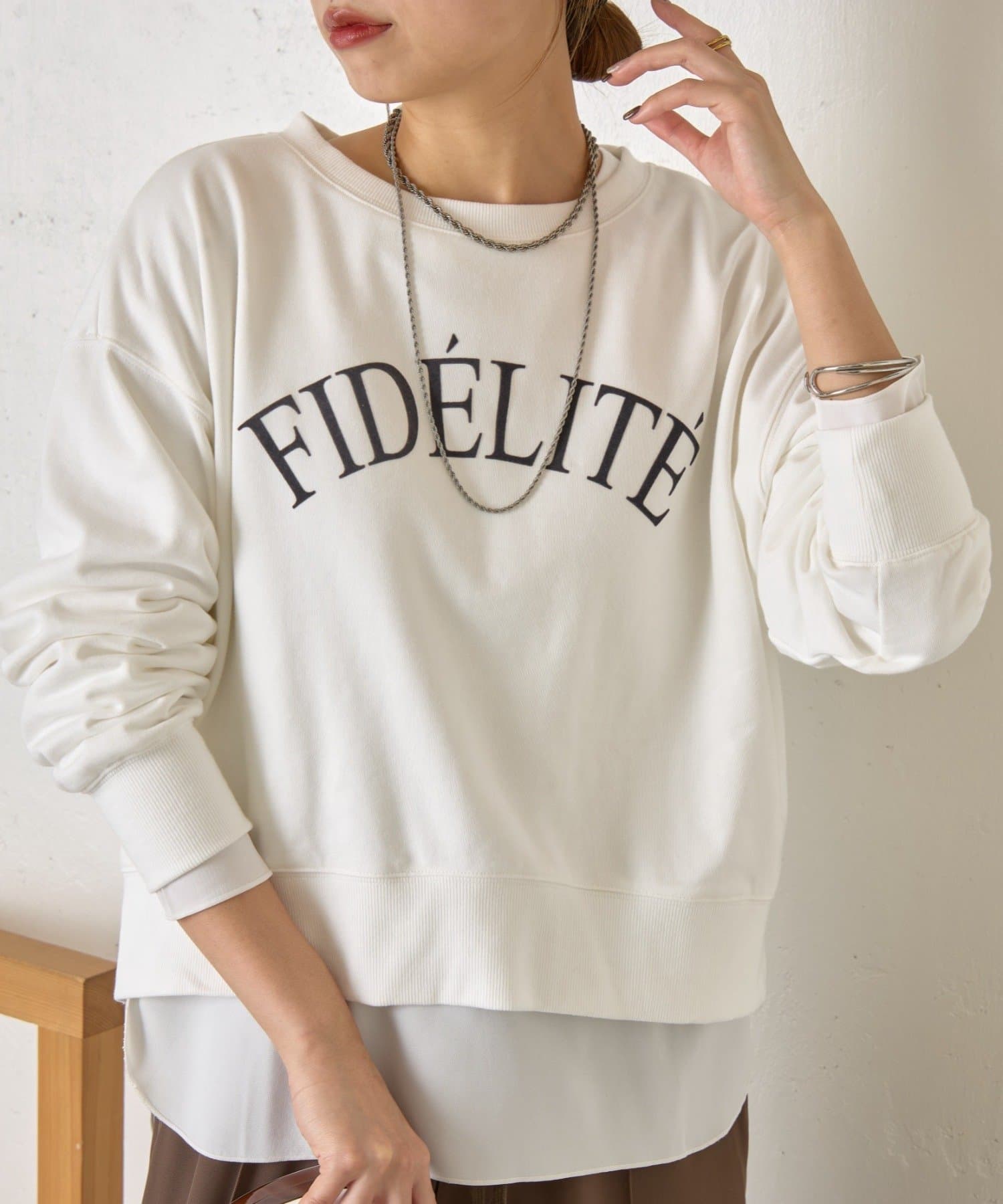 Jena　espace merveilleux(ジェナ　エスパスメルヴェイユ) ミニ裏毛フロッキーロゴカットソー