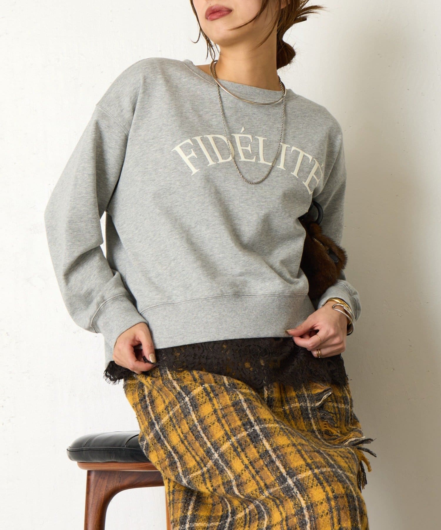 Jena　espace merveilleux(ジェナ　エスパスメルヴェイユ) ミニ裏毛フロッキーロゴカットソー