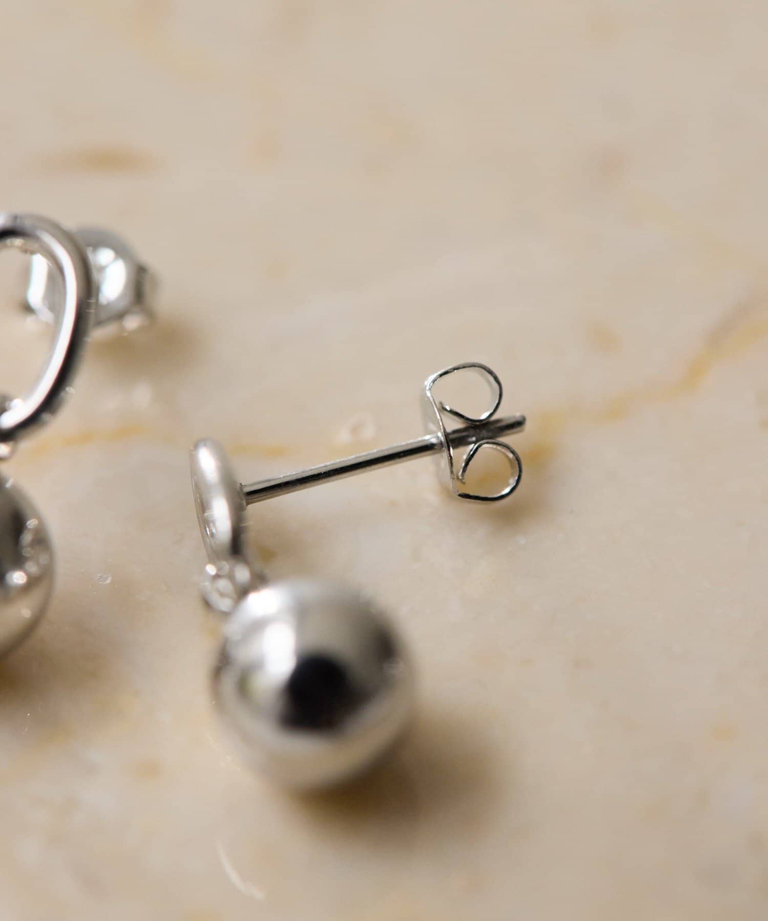 ear PAPILLONNER(イア パピヨネ) 《金属アレルギー対応/ステンレス》リング×ボールピアス