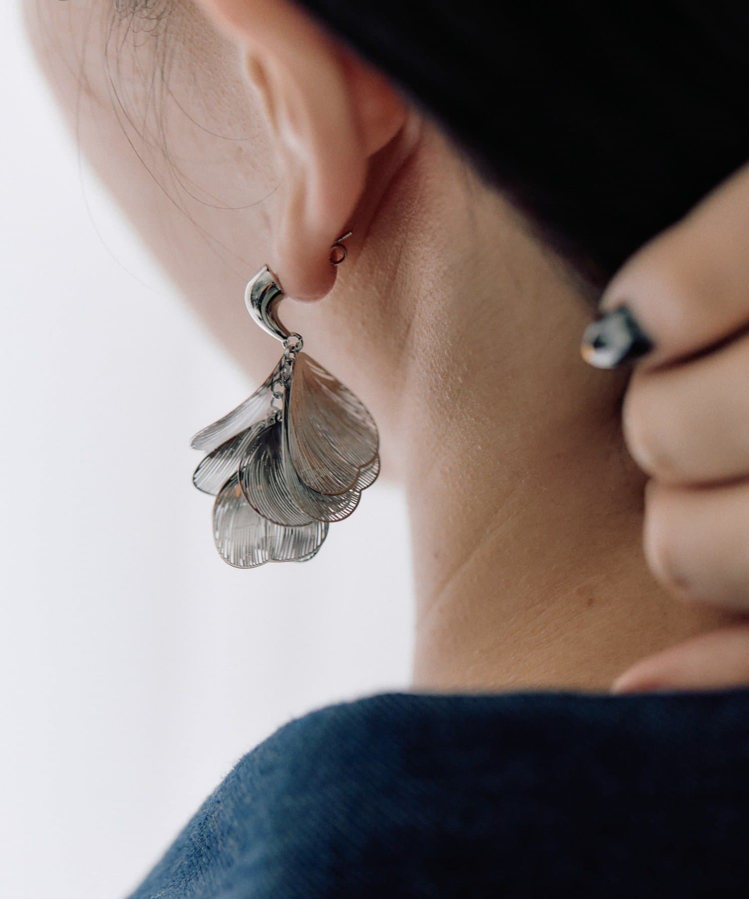 ear PAPILLONNER(イア パピヨネ) オケージョン/シャララフラワーピアス